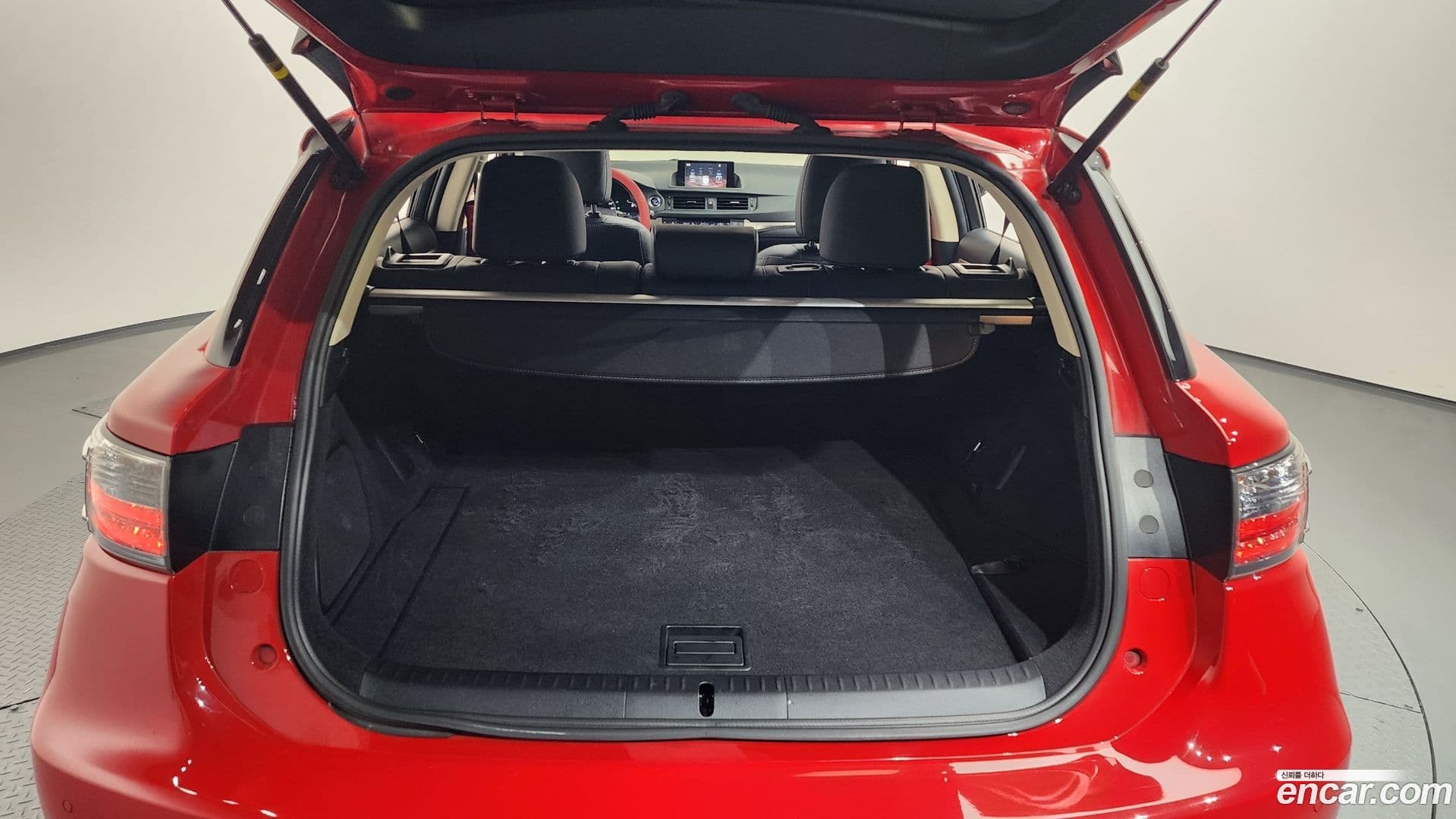 Main__Slider__Photo:CT200h Lexus 2017.5-19