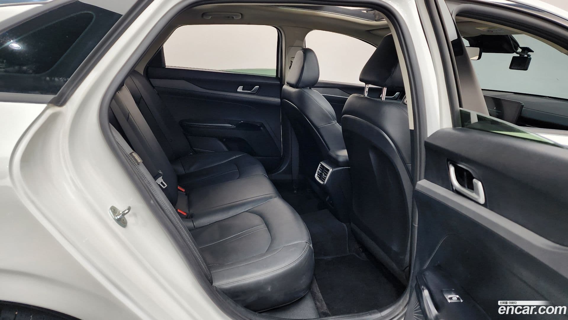 Main__Slider__Photo:K5 Kia 2024.0-11