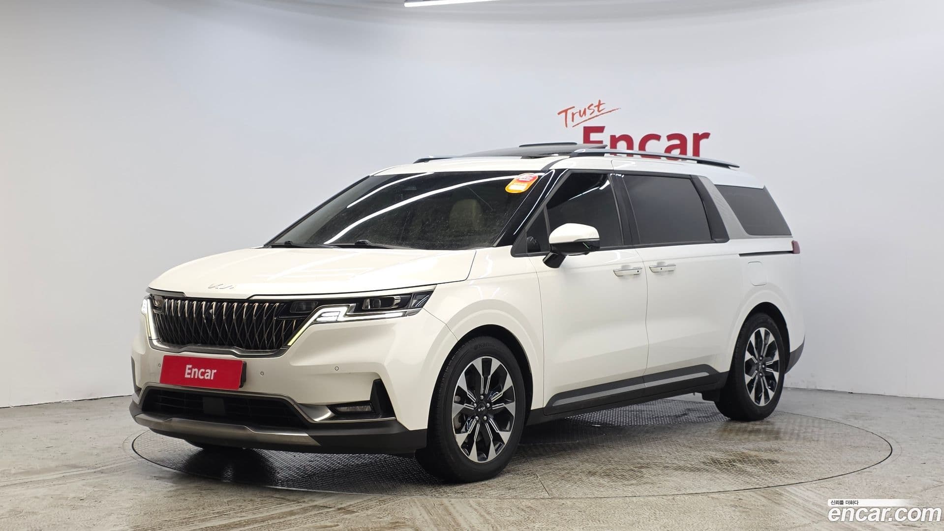 Main__Slider__Photo:Canival Kia 2022.1-0