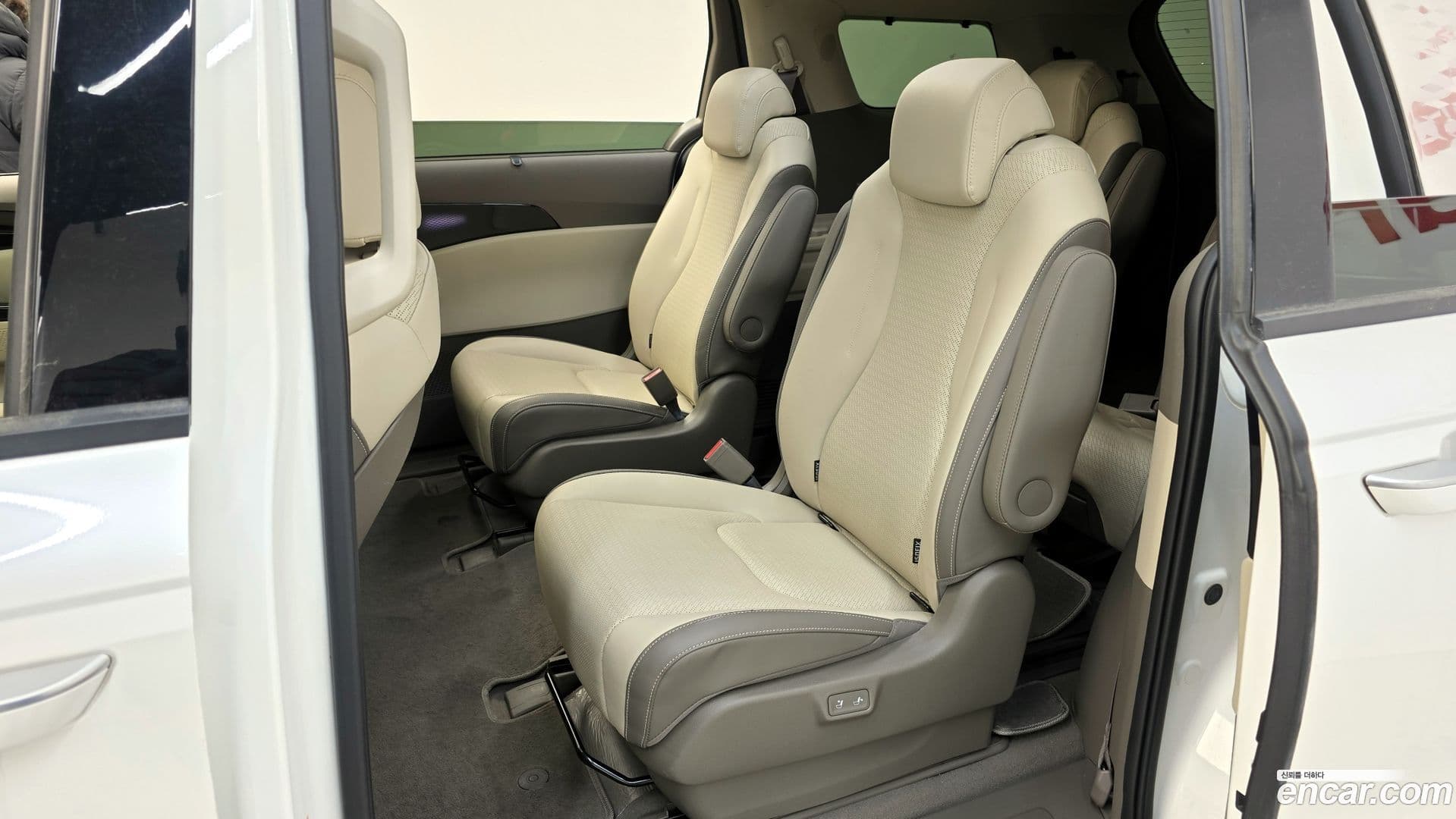 Main__Slider__Photo:Canival Kia 2022.1-10