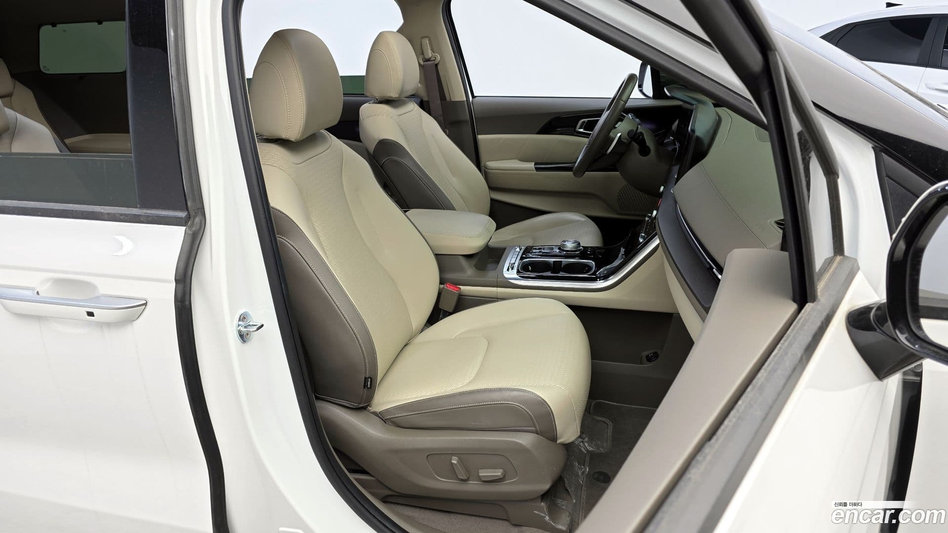 Main__Slider__Photo:Canival Kia 2022.1-12