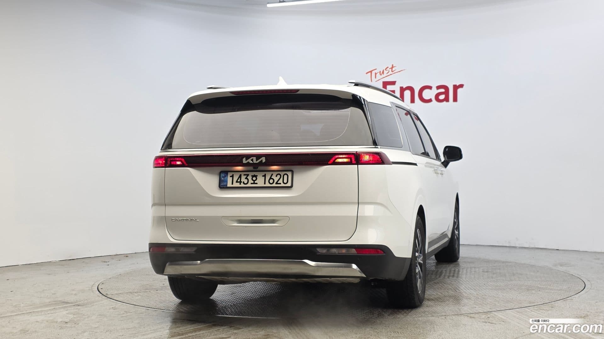 Main__Slider__Photo:Canival Kia 2022.0-3