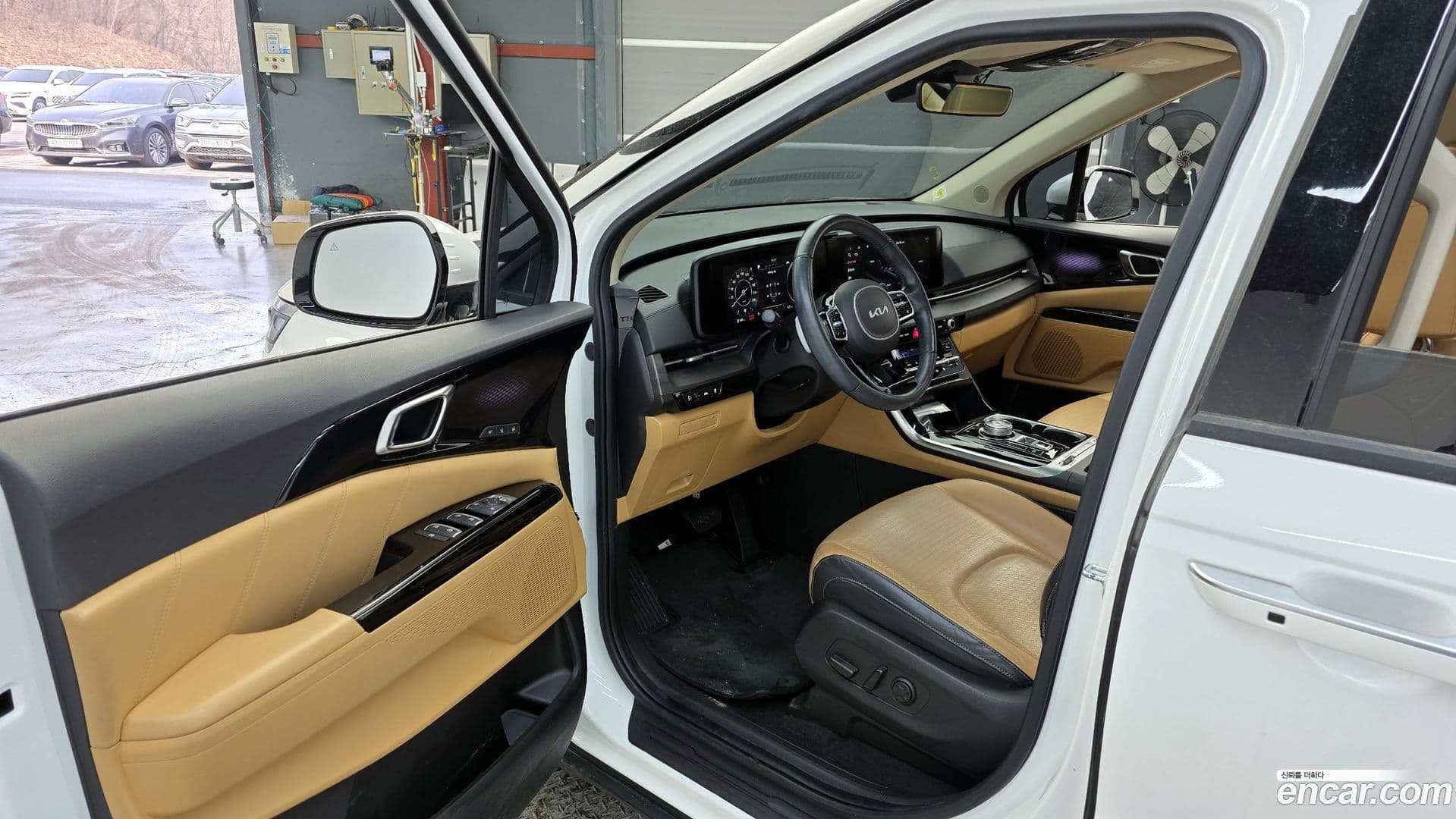 Main__Slider__Photo:Canival Kia 2022.0-9