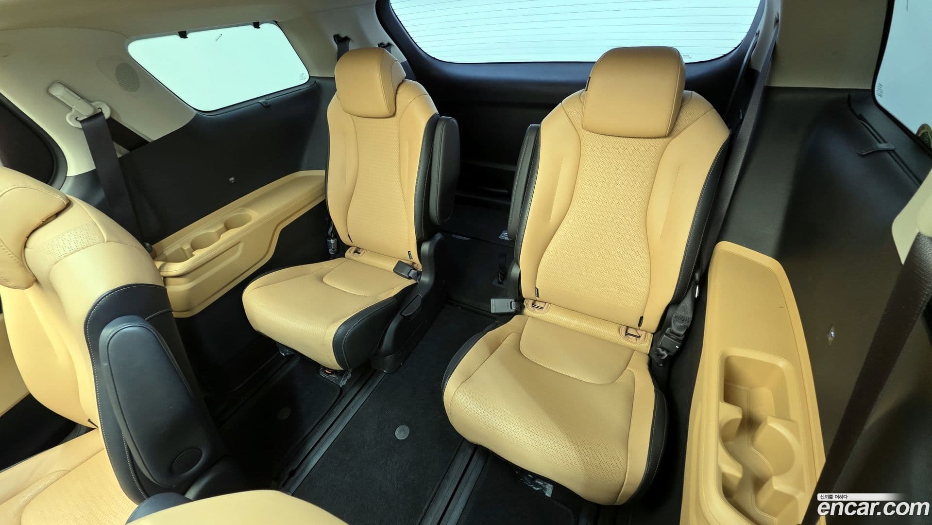 Main__Slider__Photo:Canival Kia 2022.0-11