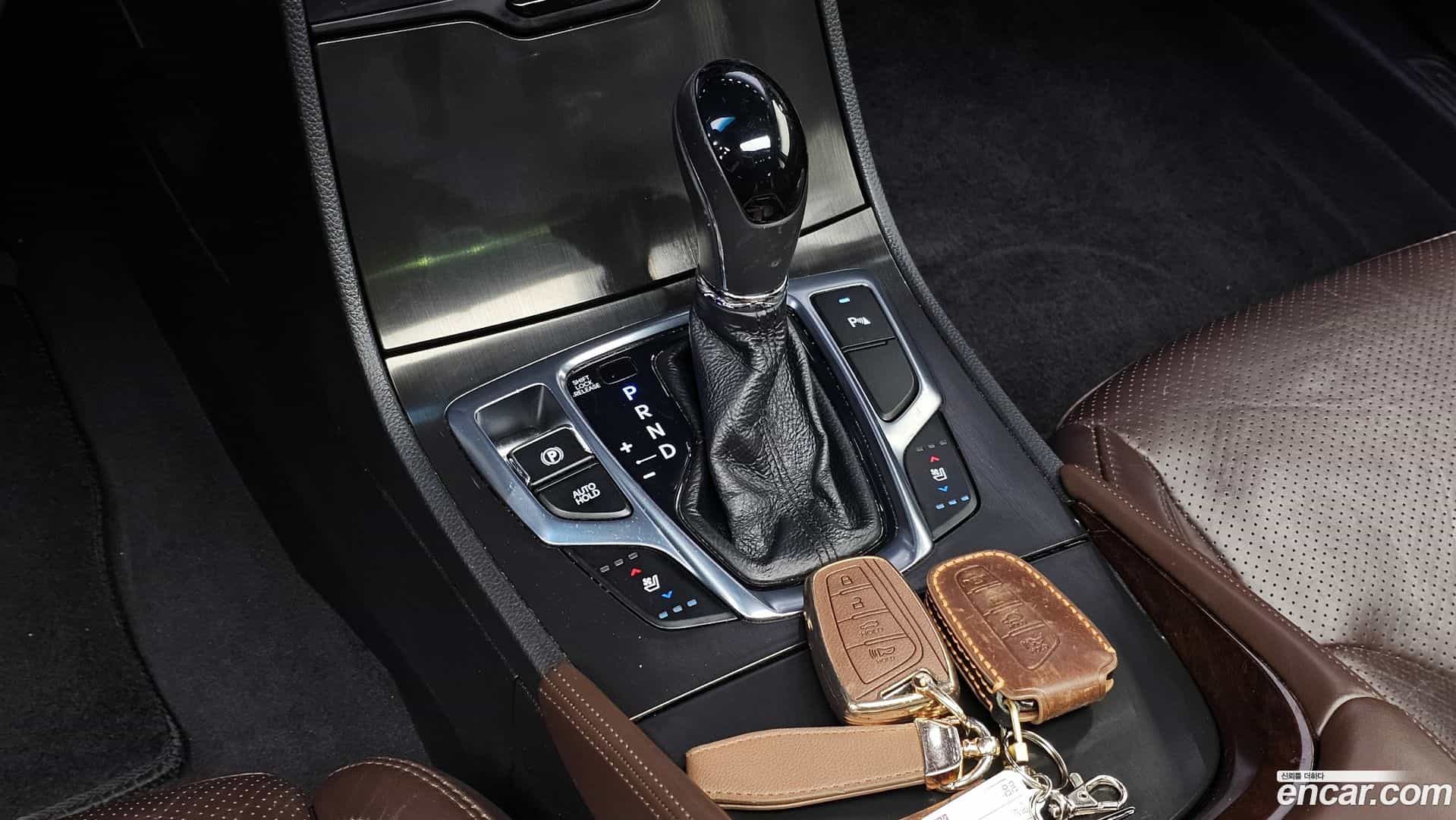 Grandeur Hyundai 2016.0-INNER-009