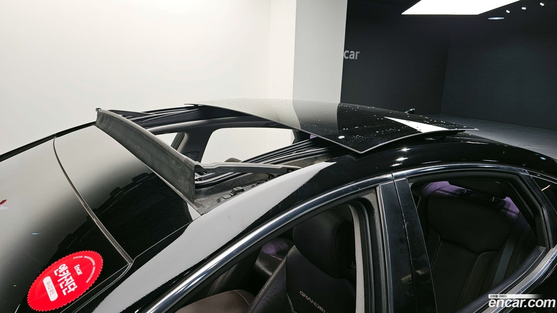 Main__Slider__Photo:Grandeur Hyundai 2016.0-17