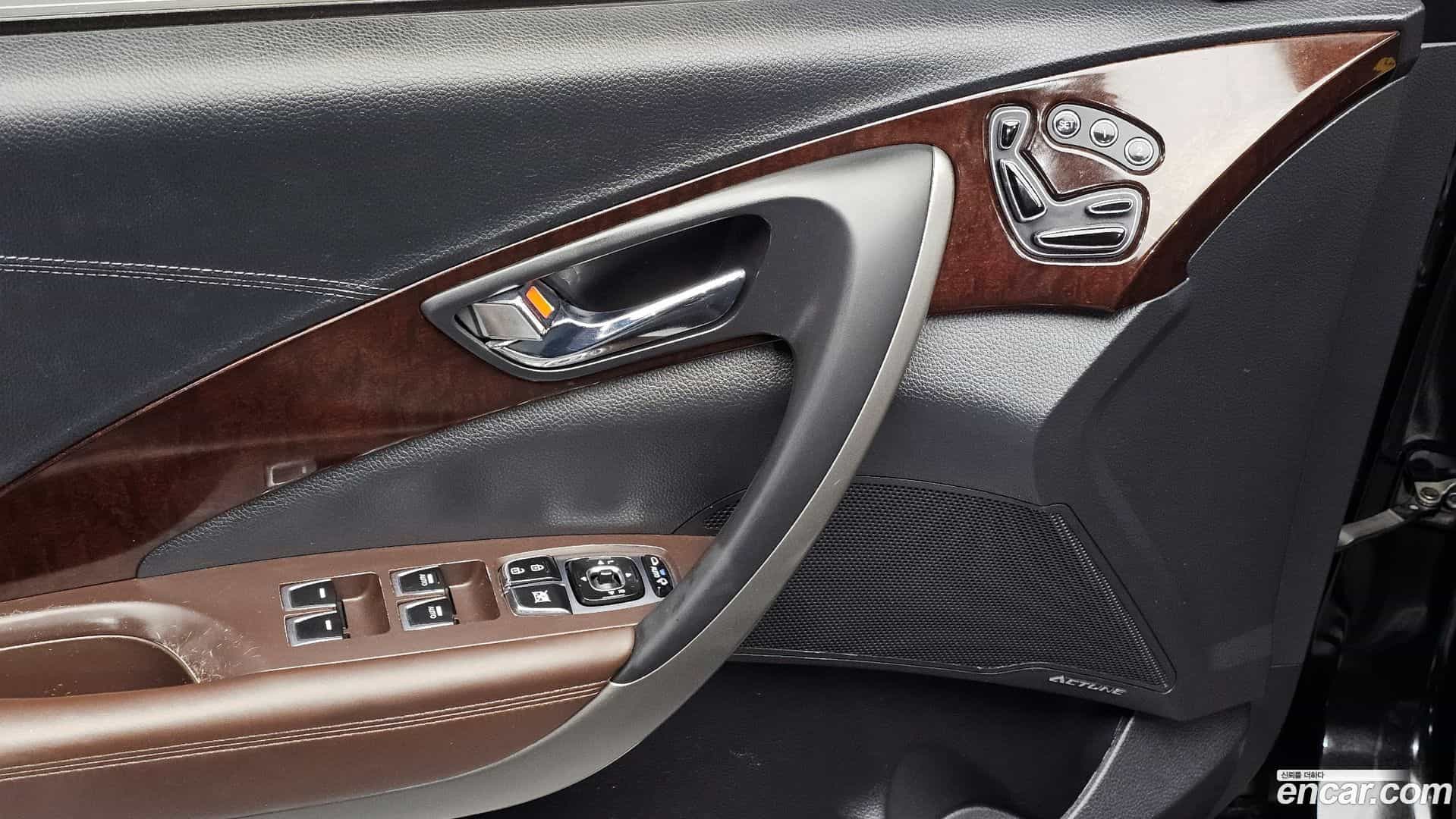 Grandeur Hyundai 2016.0-OPTION-023