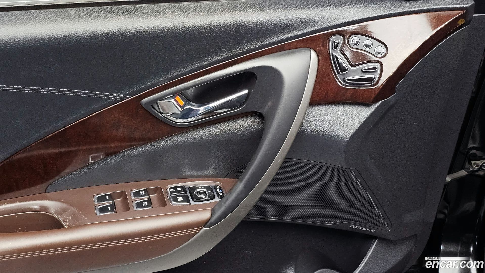 Main__Slider__Photo:Grandeur Hyundai 2016.0-18