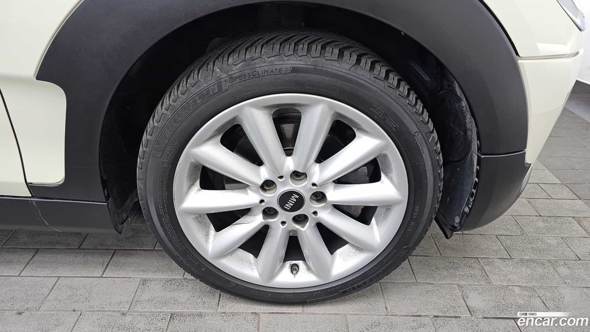 Clubman Mini 2019.10-OUTER-005