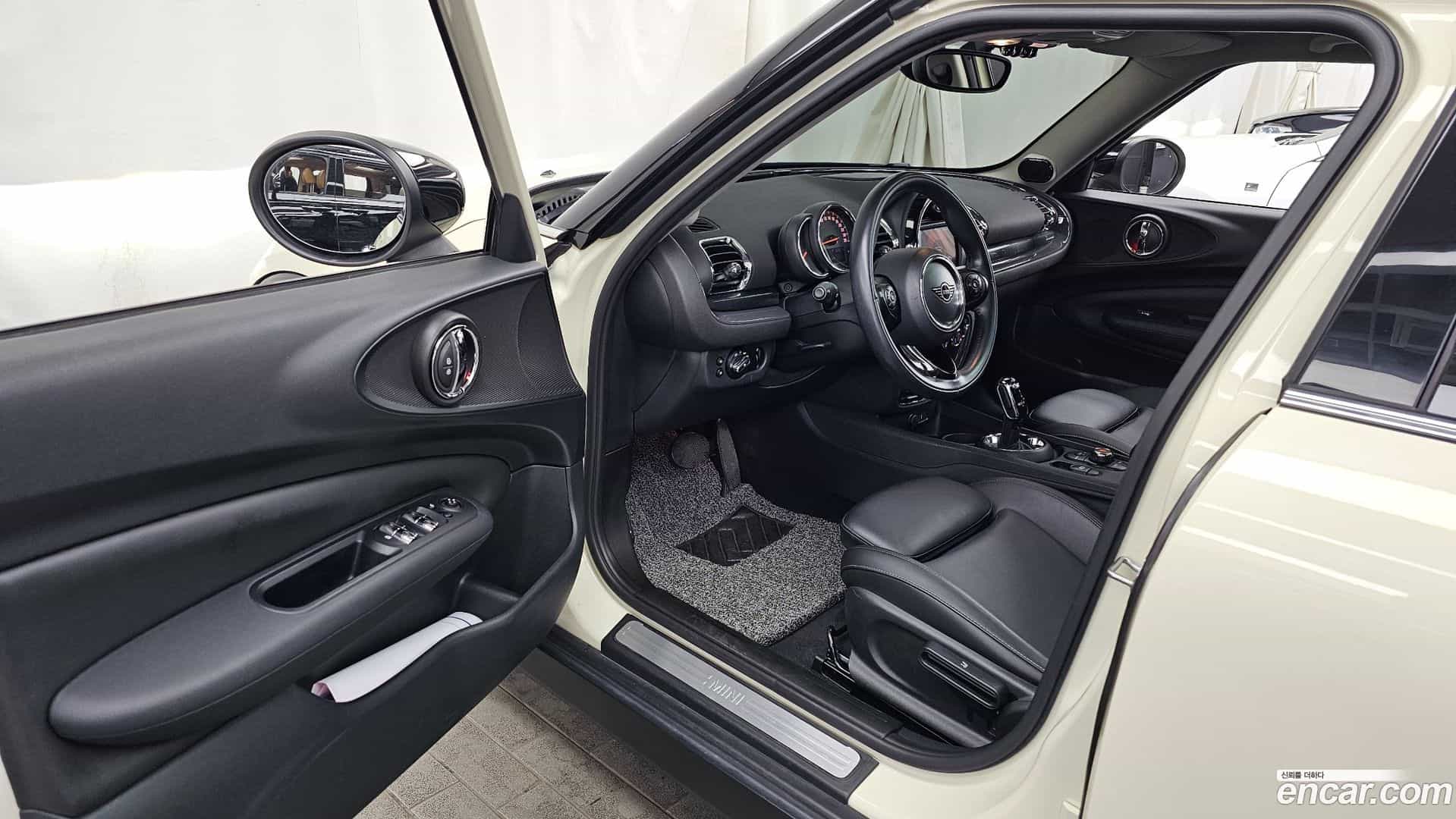 Clubman Mini 2019.10-INNER-010