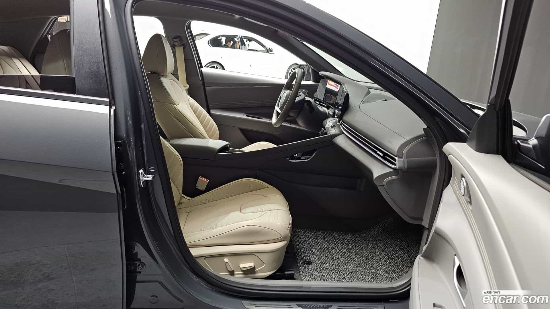 AVANTE Hyundai 2025.10-OPTION-015