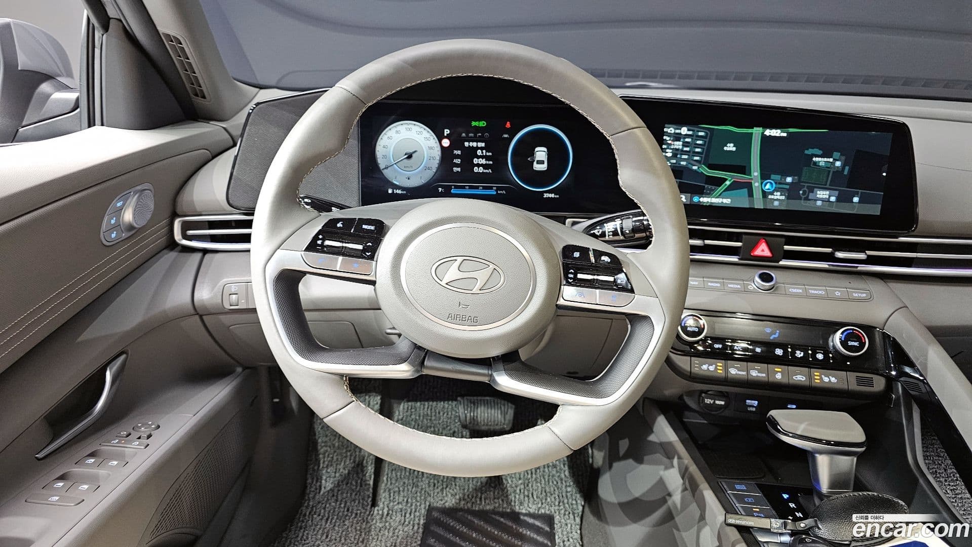 Main__Slider__Photo:AVANTE Hyundai 2025.10-12