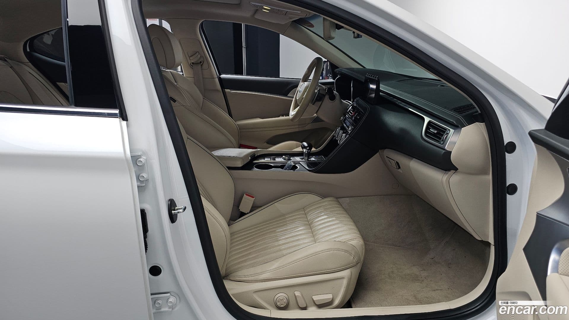 Main__Slider__Photo:G70 Genesis 2021.6-10