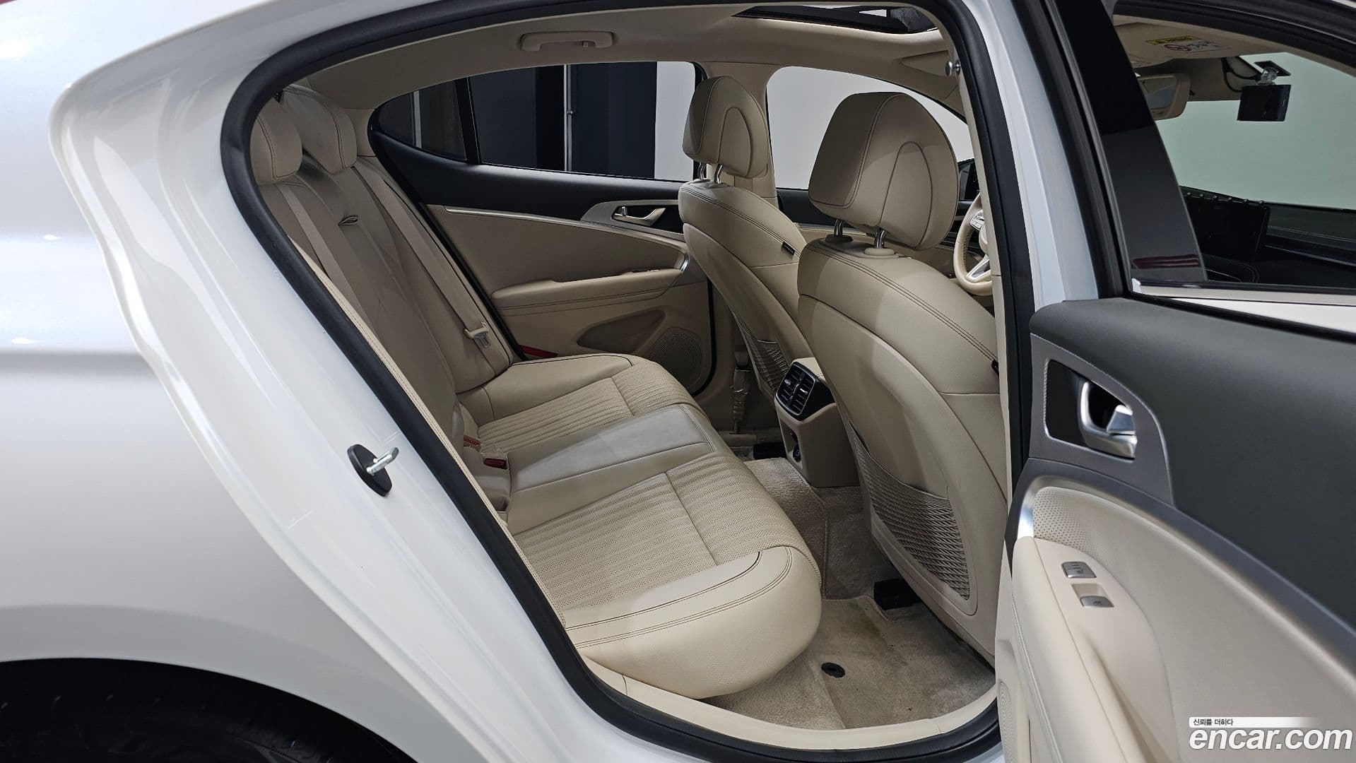 Main__Slider__Photo:G70 Genesis 2021.6-11