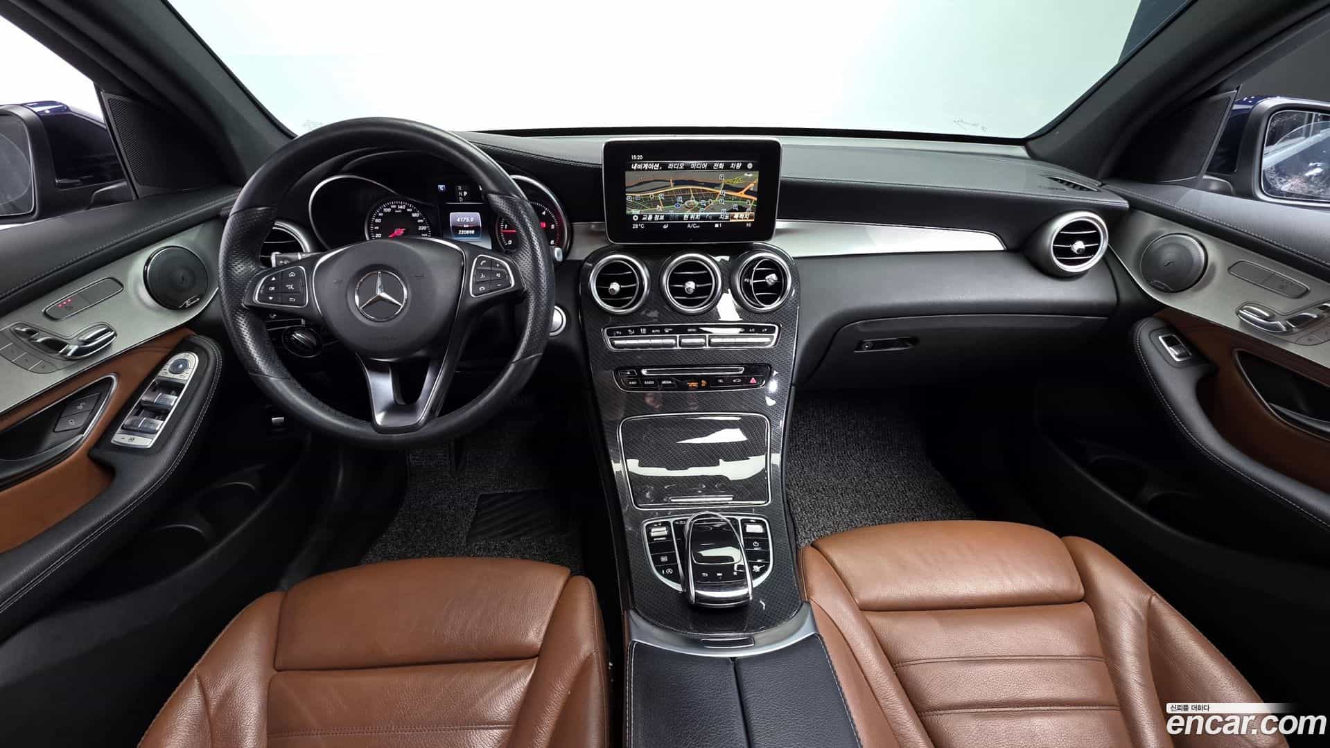 GLC-Class Mercedes-Benz 2017.7-INNER-007