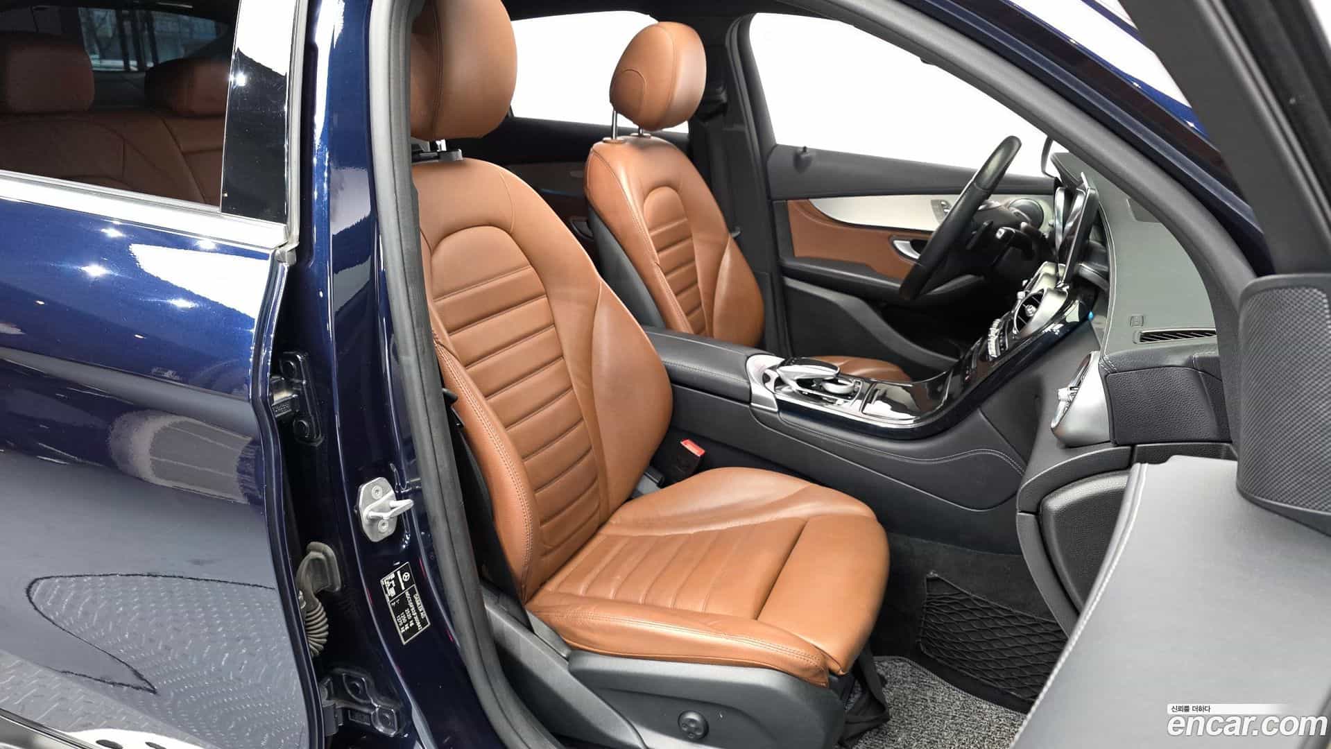 GLC-Class Mercedes-Benz 2017.7-INNER-010