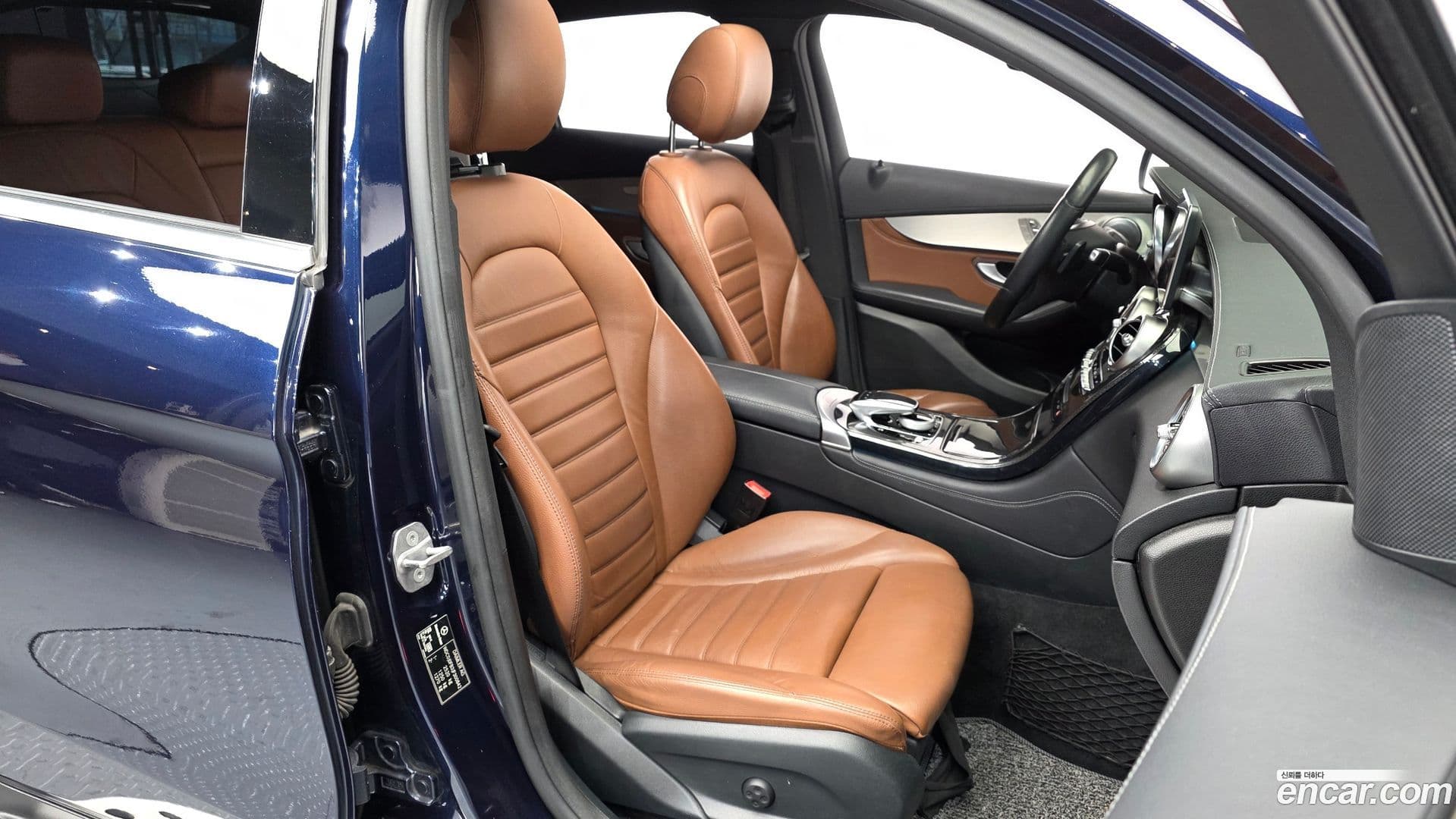 Main__Slider__Photo:GLC-Class Mercedes-Benz 2017.7-9