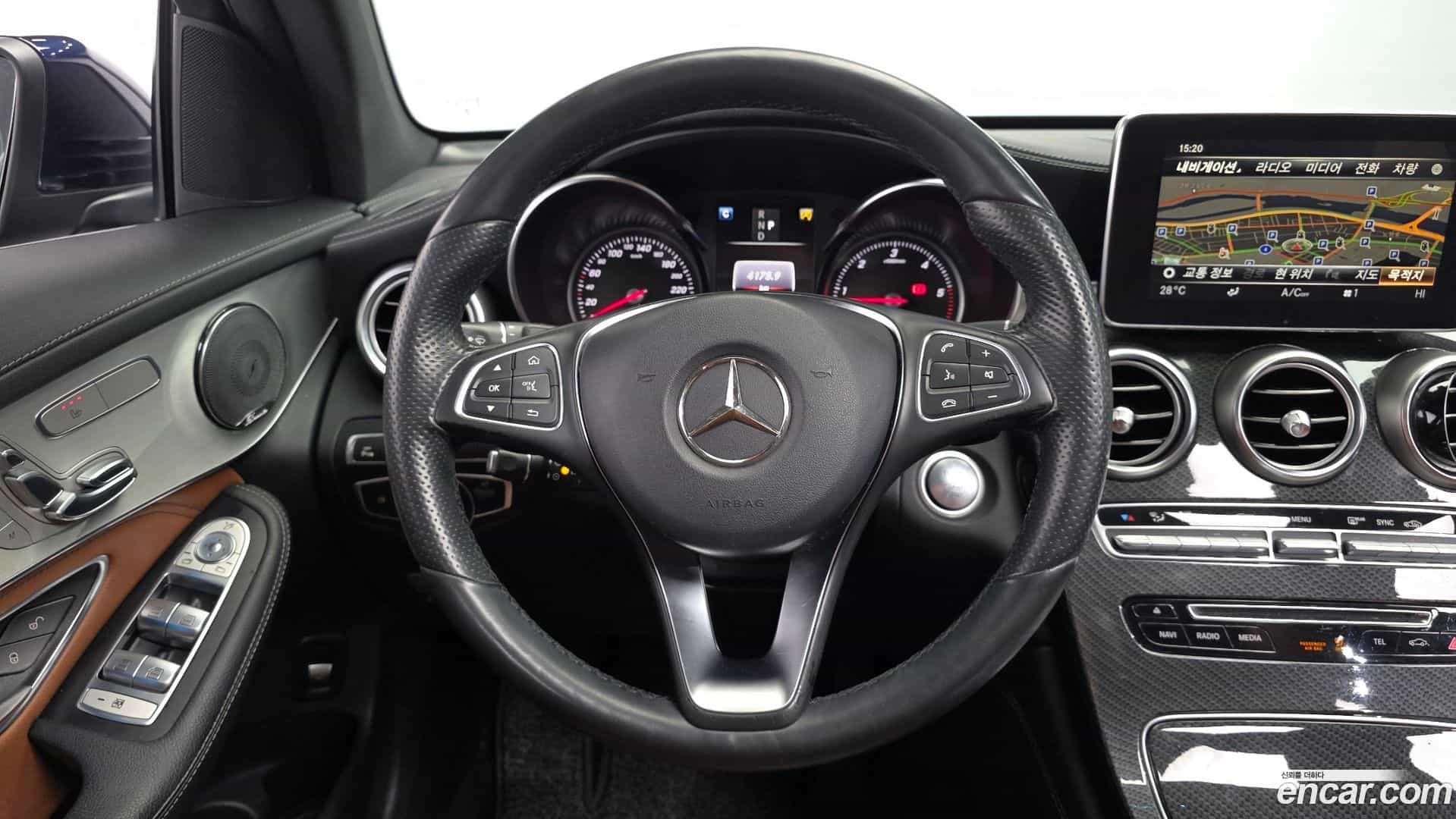 GLC-Class Mercedes-Benz 2017.7-OPTION-017