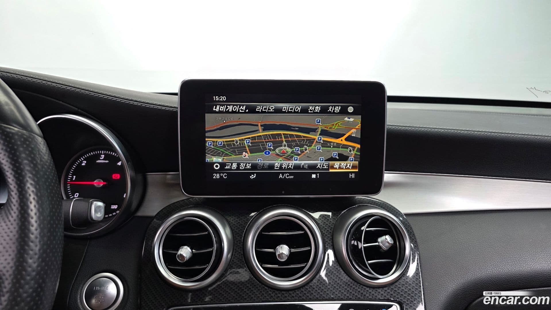 Main__Slider__Photo:GLC-Class Mercedes-Benz 2017.7-14