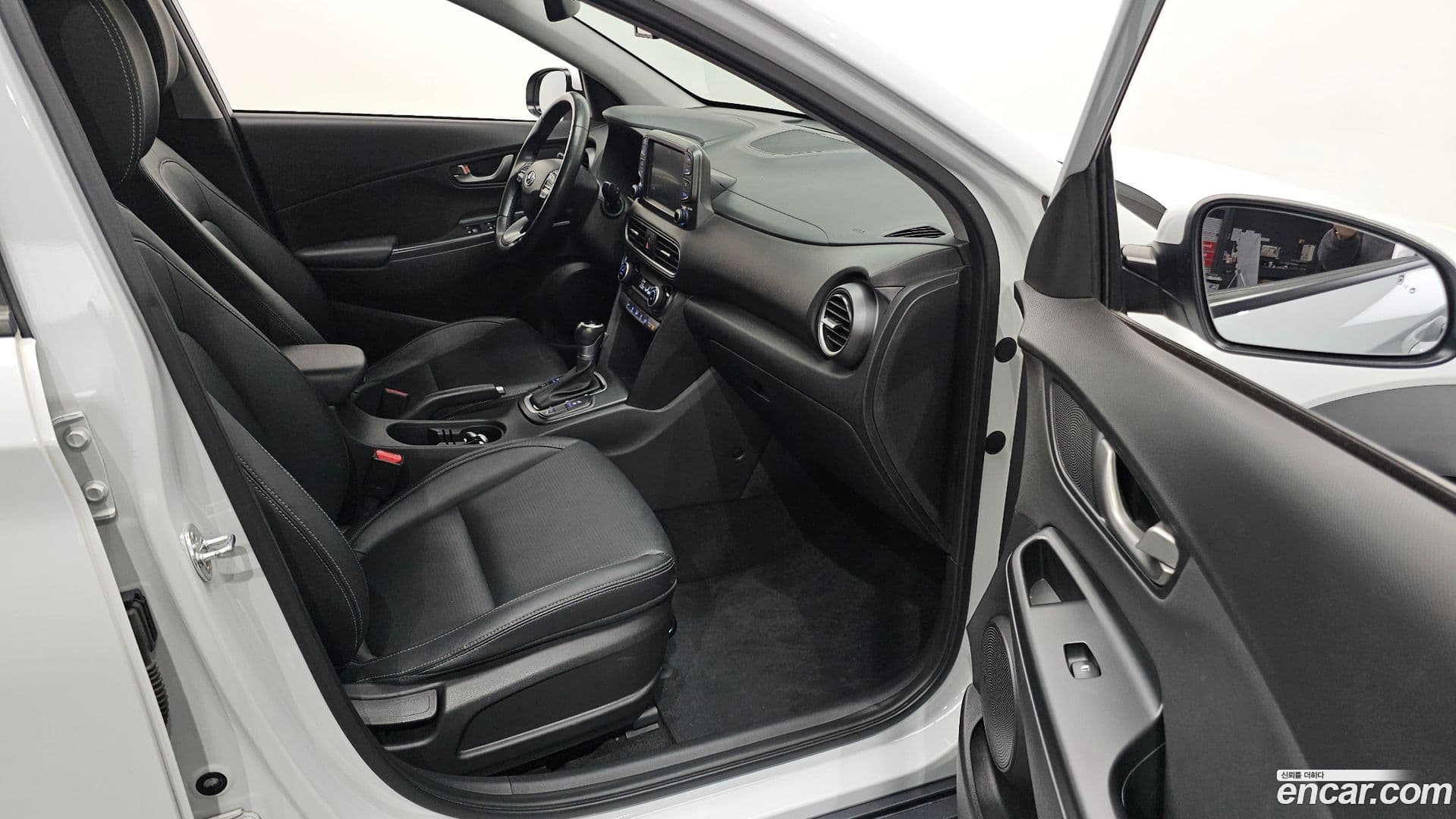 Main__Slider__Photo:Kona Hyundai 2018.1-9