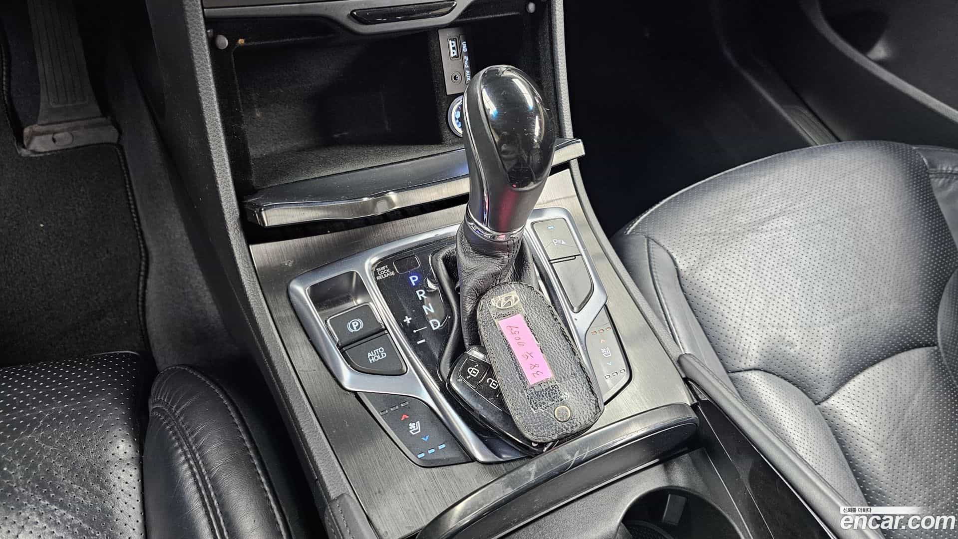 Grandeur Hyundai 2014.8-INNER-009