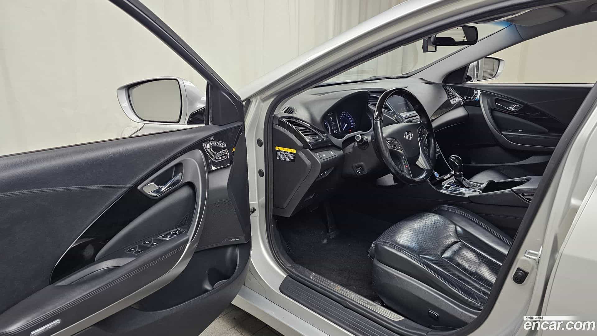 Grandeur Hyundai 2014.8-INNER-010