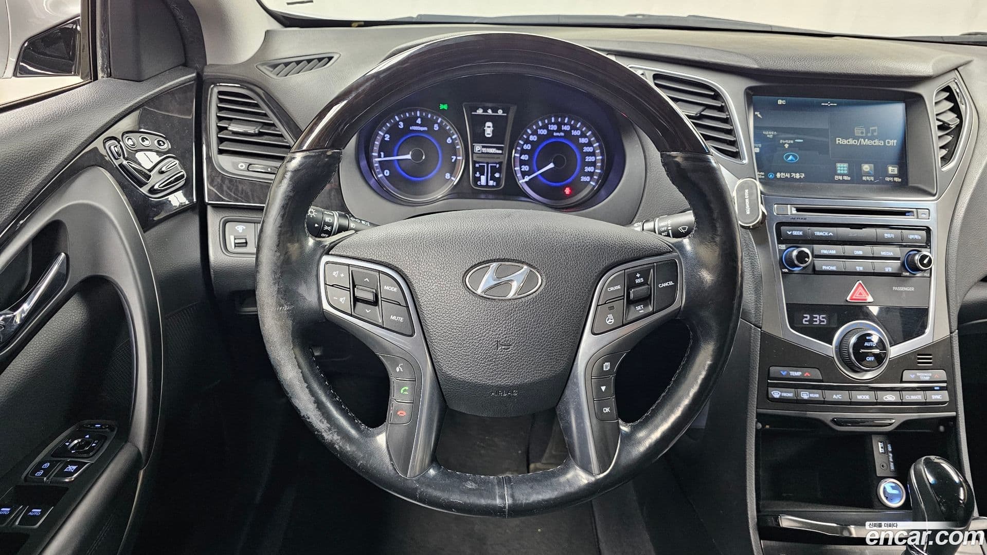 Main__Slider__Photo:Grandeur Hyundai 2014.8-12