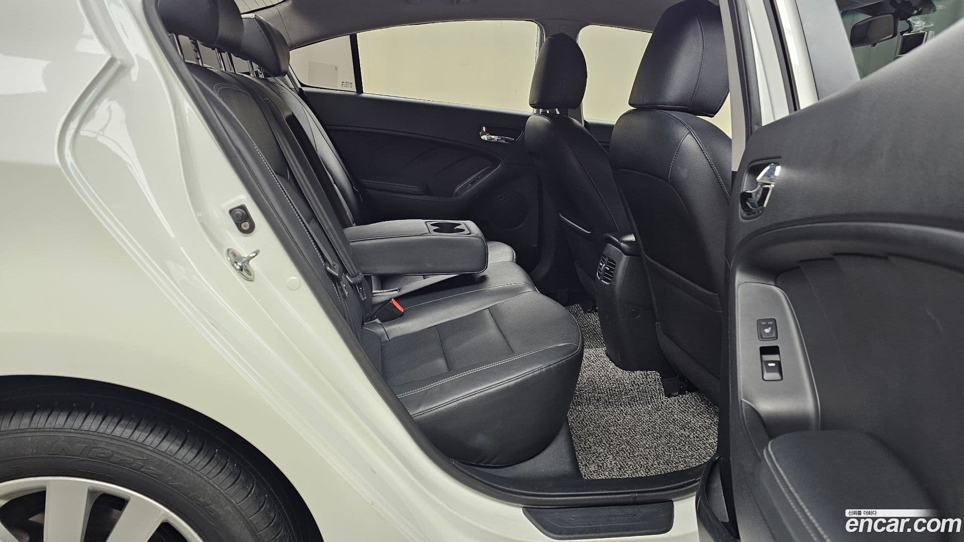 Main__Slider__Photo:K3 Kia 2015.7-11