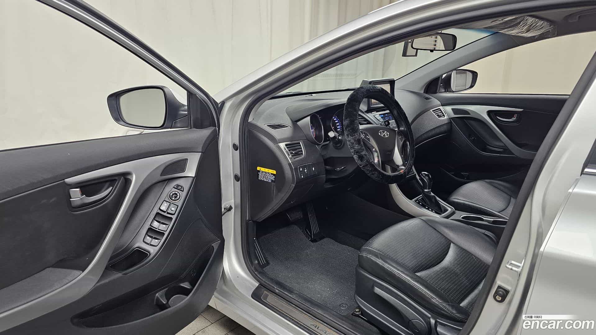 AVANTE Hyundai 2014.4-INNER-010