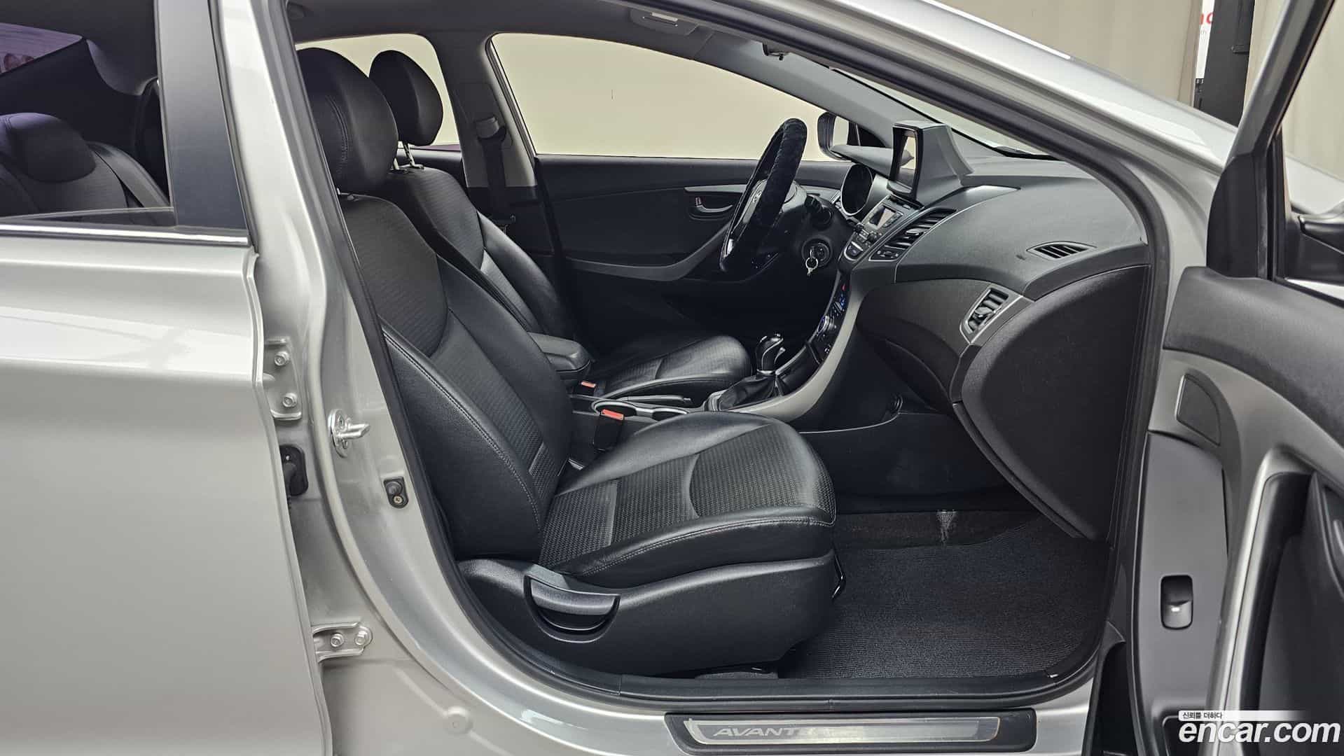 AVANTE Hyundai 2014.4-OPTION-015