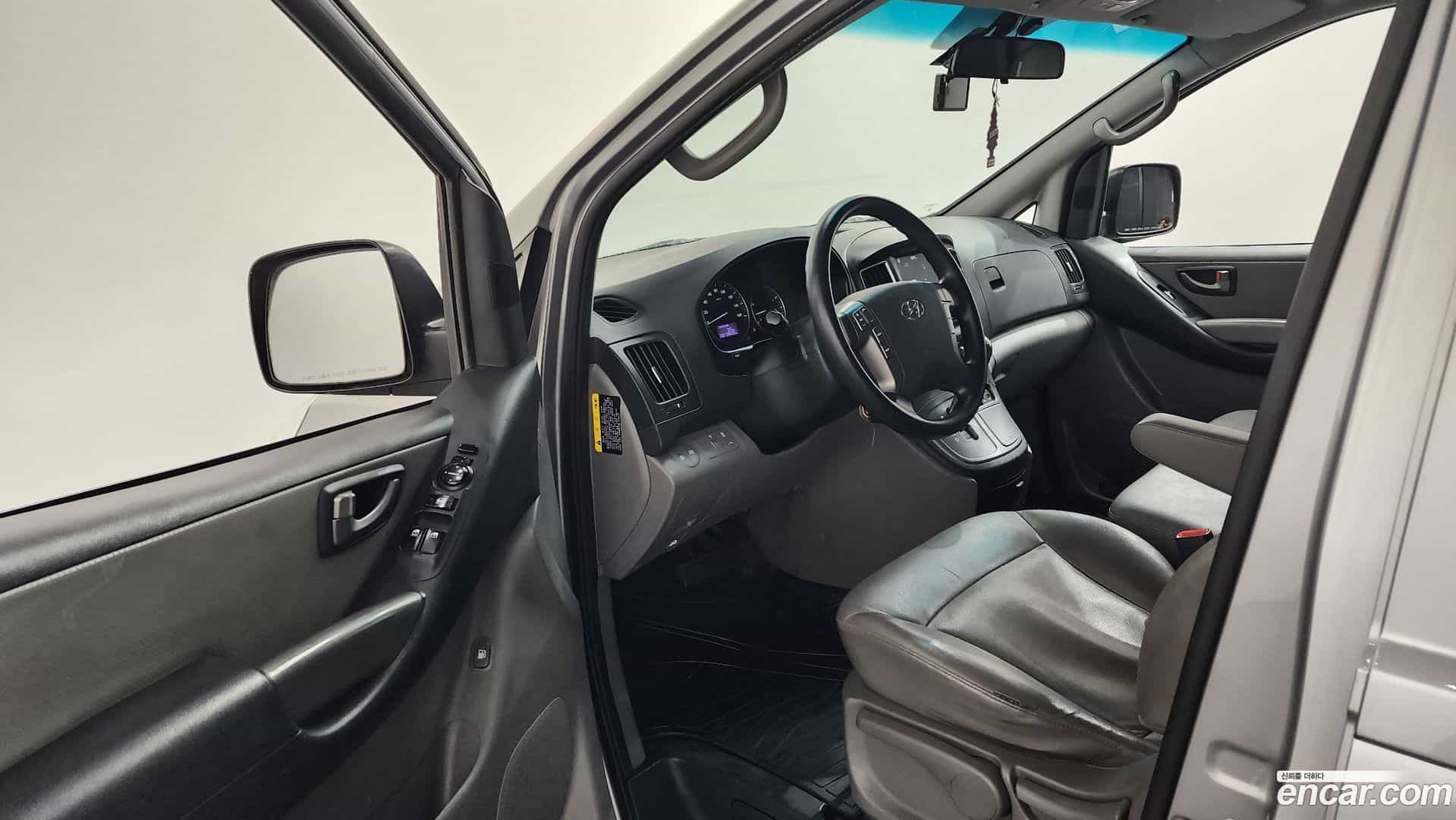 Starex Hyundai 2017.4-INNER-010