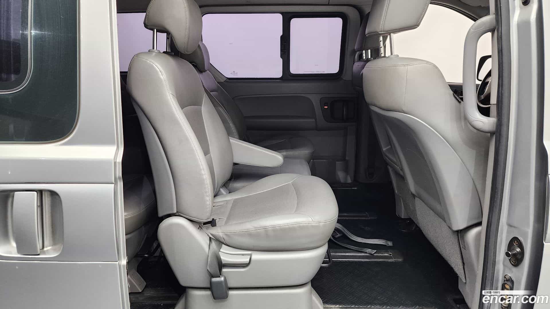 Starex Hyundai 2017.4-OPTION-016