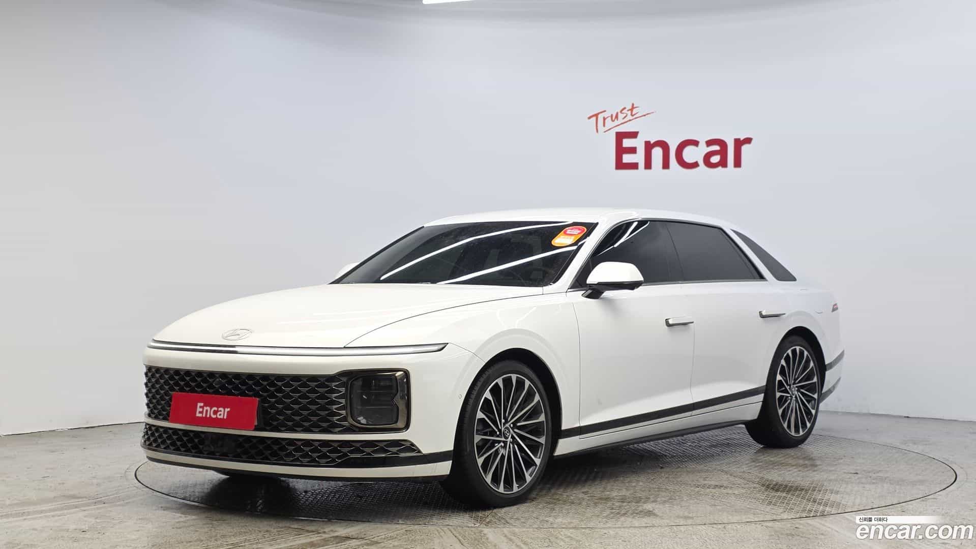 Grandeur Hyundai 2023.1-OUTER-001