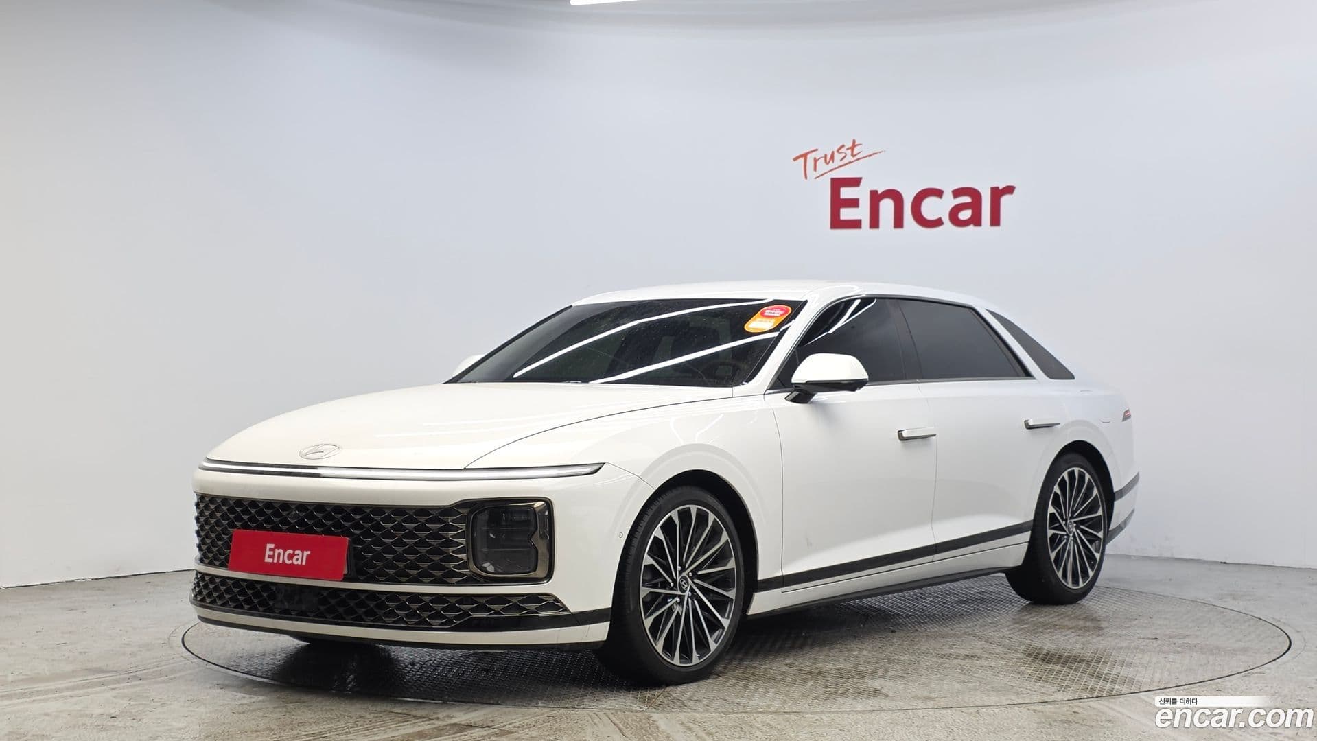 Main__Slider__Photo:Grandeur Hyundai 2023.1-0