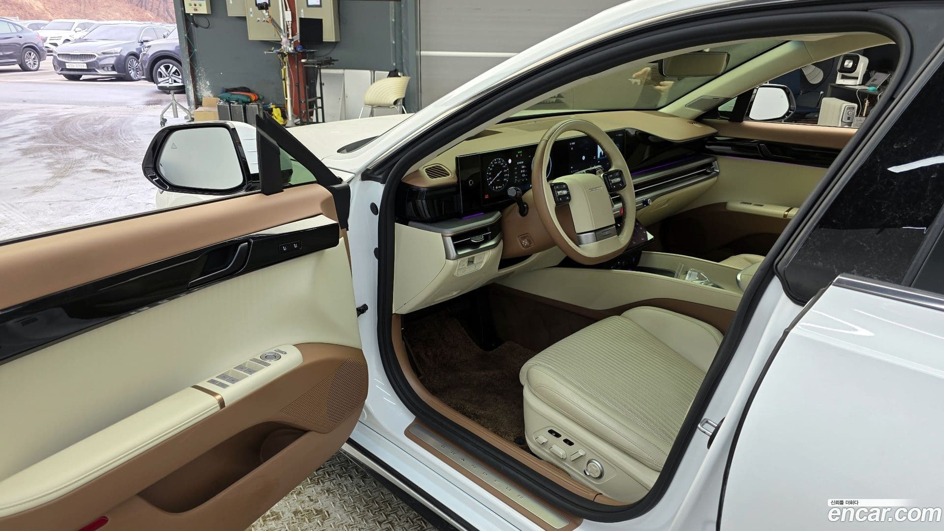 Main__Slider__Photo:Grandeur Hyundai 2023.1-9