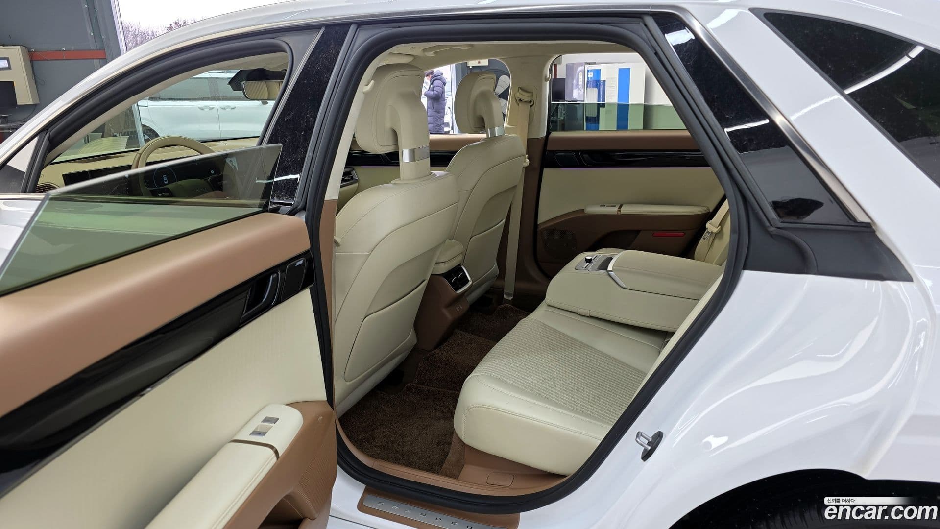 Main__Slider__Photo:Grandeur Hyundai 2023.1-10