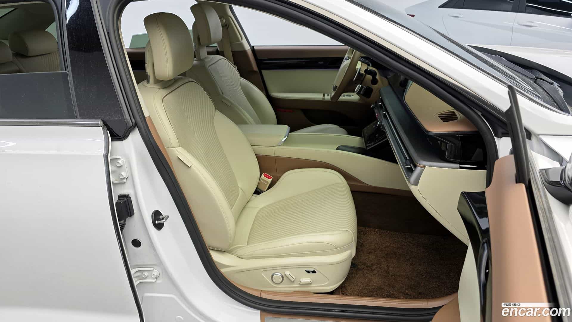 Grandeur Hyundai 2023.1-OPTION-016