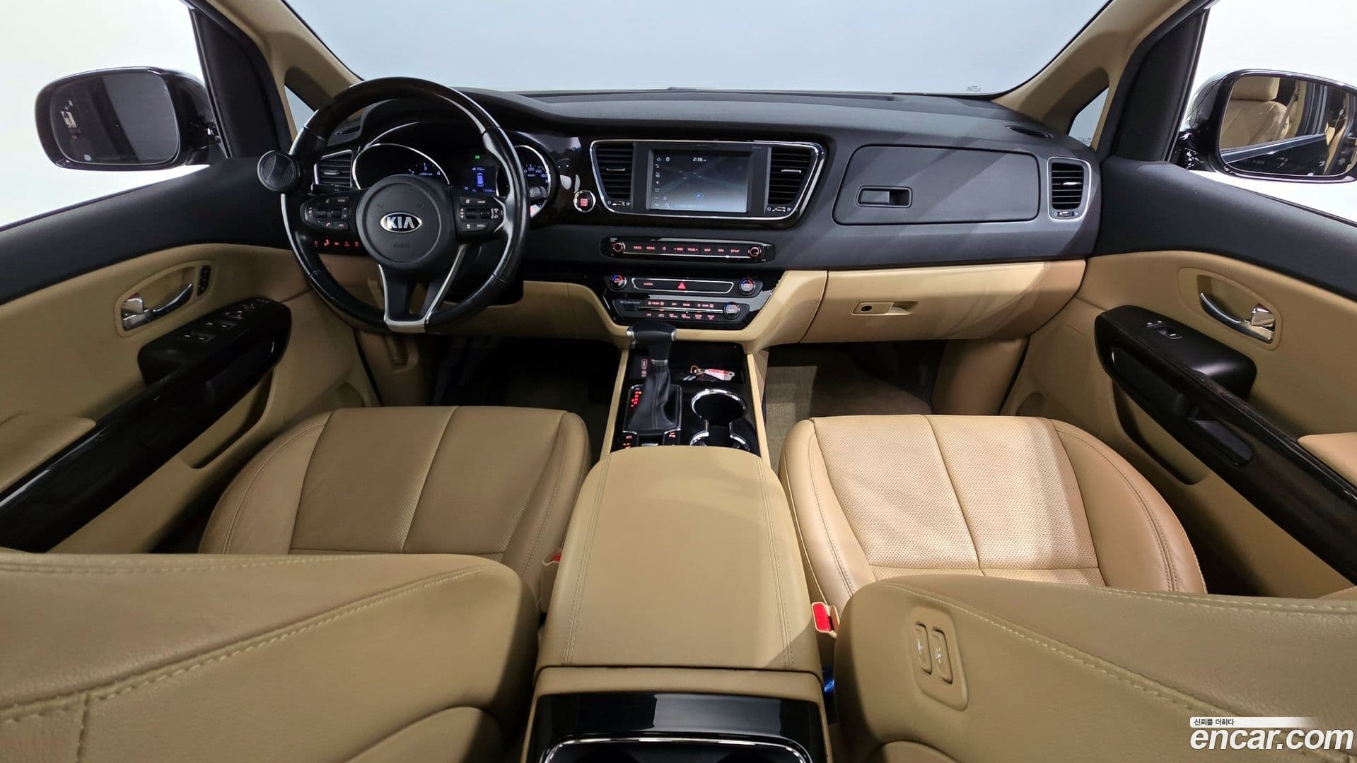 Main__Slider__Photo:Canival Kia 2019.7-6