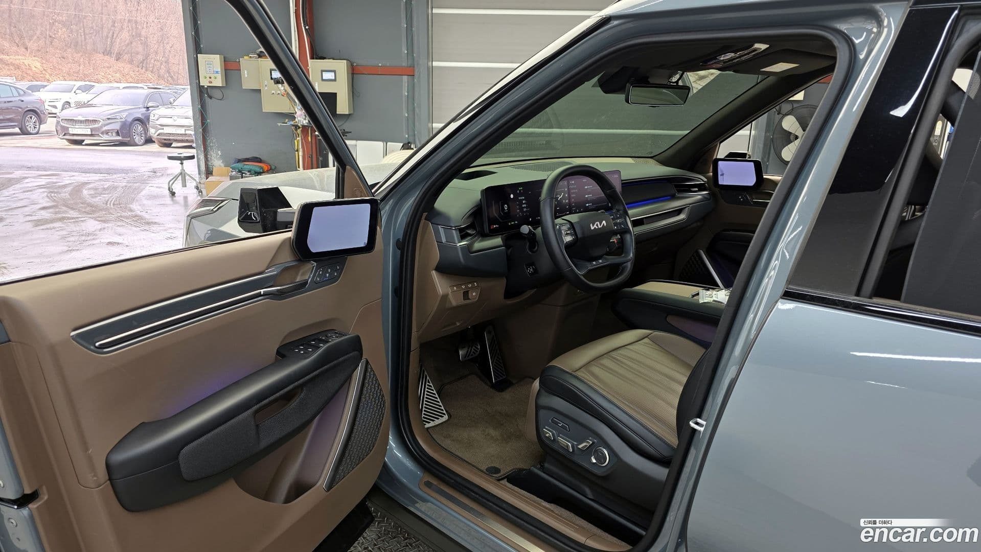 Main__Slider__Photo:EV9 Kia 2023.6-9