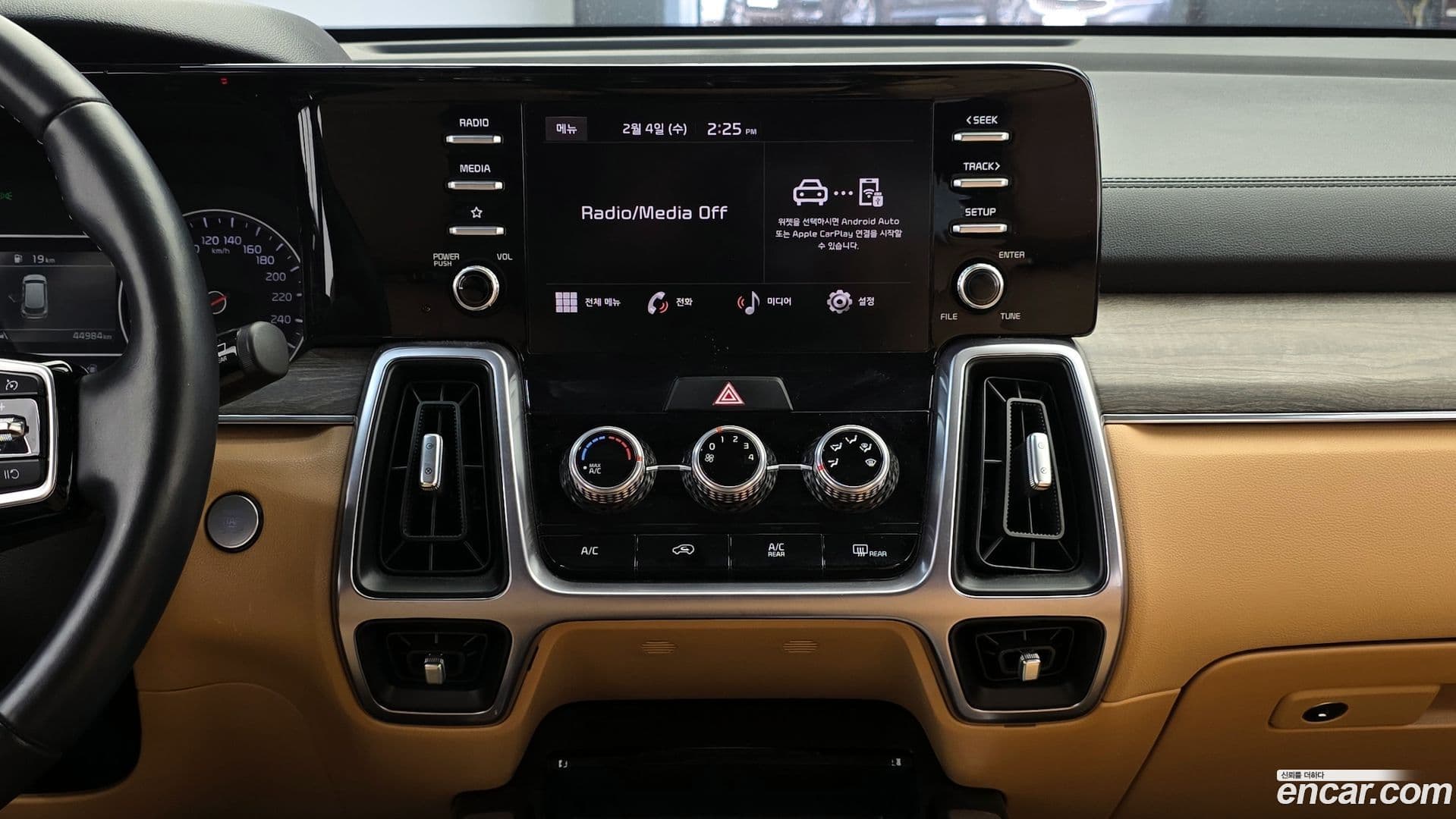 Main__Slider__Photo:Sorento Kia 2022.3-18