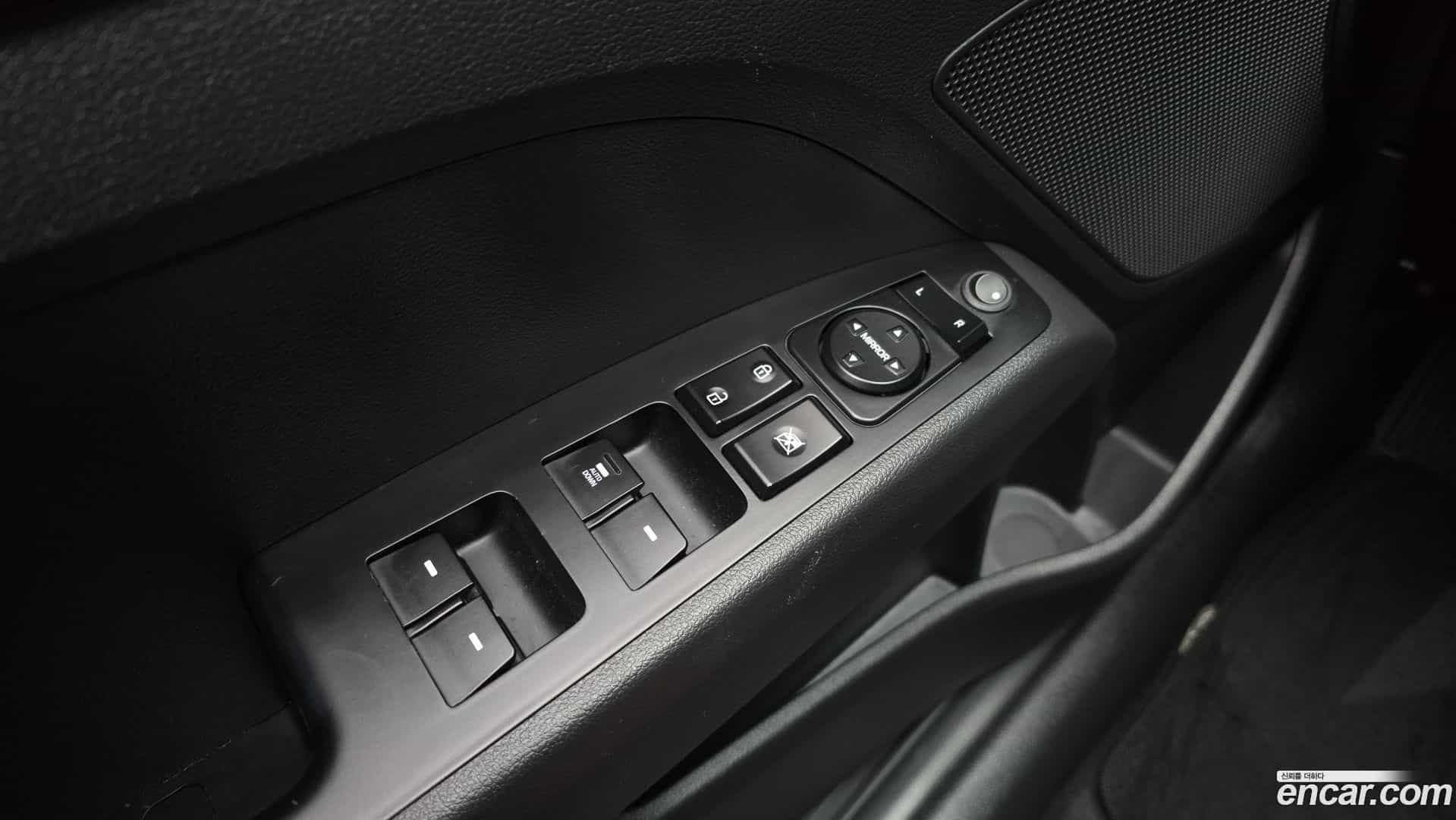 AVANTE Hyundai 2019.10-OPTION-023