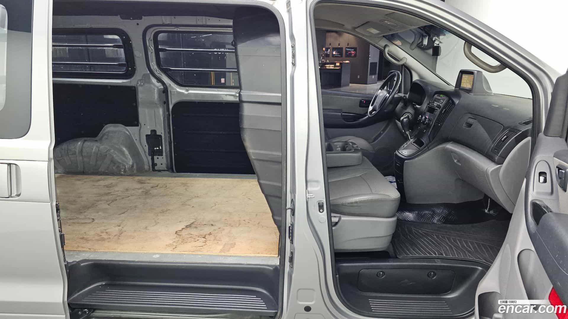 Starex Hyundai 2011.0-OPTION-016