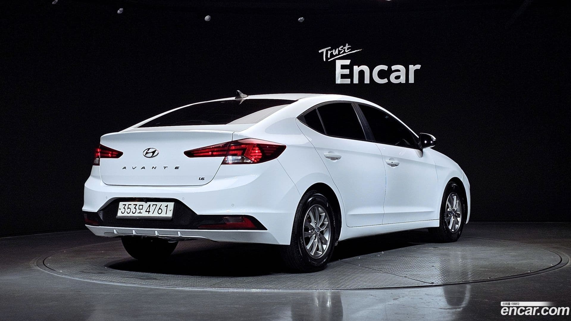 Main__Slider__Photo:AVANTE Hyundai 2018.9-1