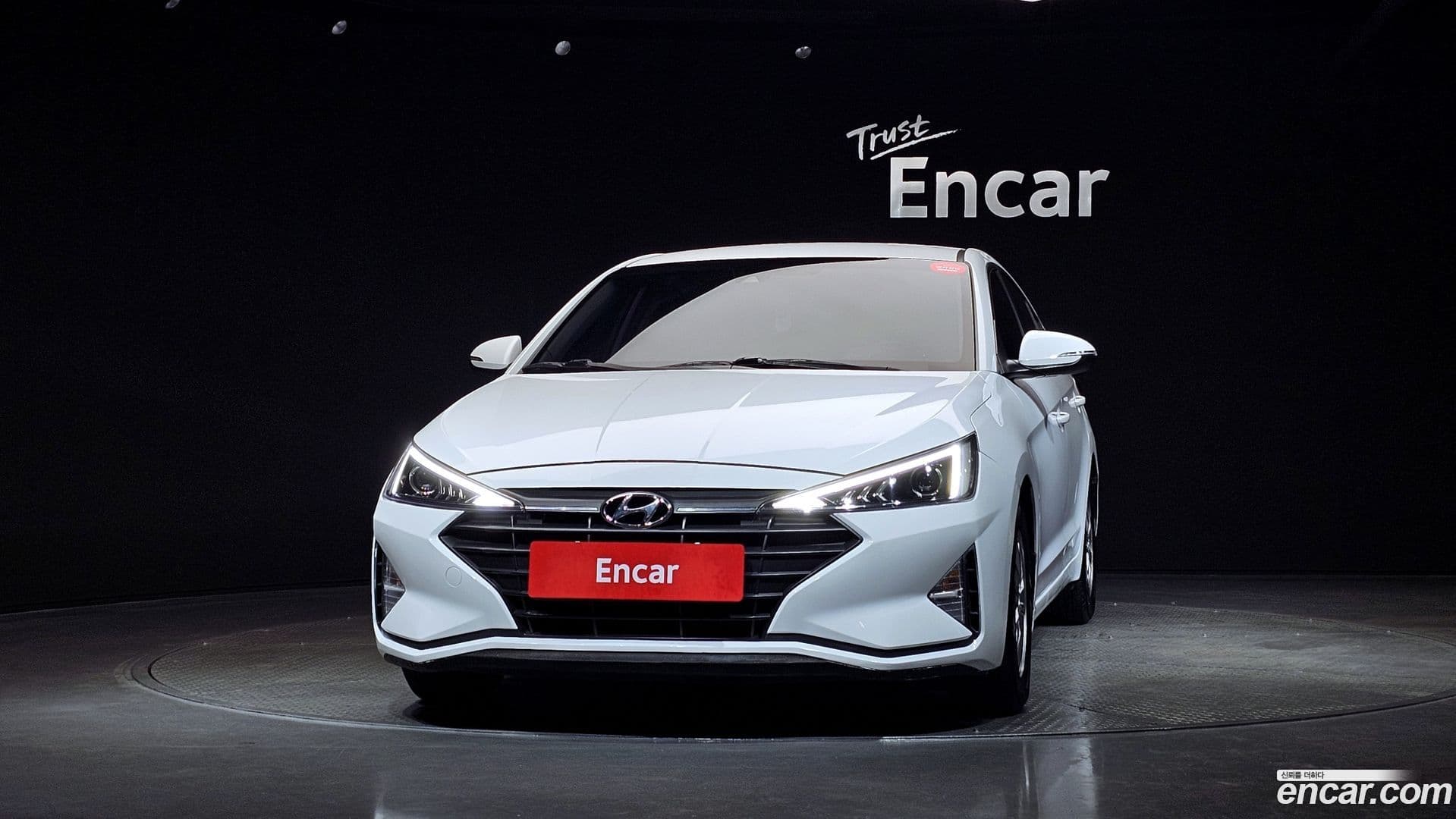 Main__Slider__Photo:AVANTE Hyundai 2018.9-2