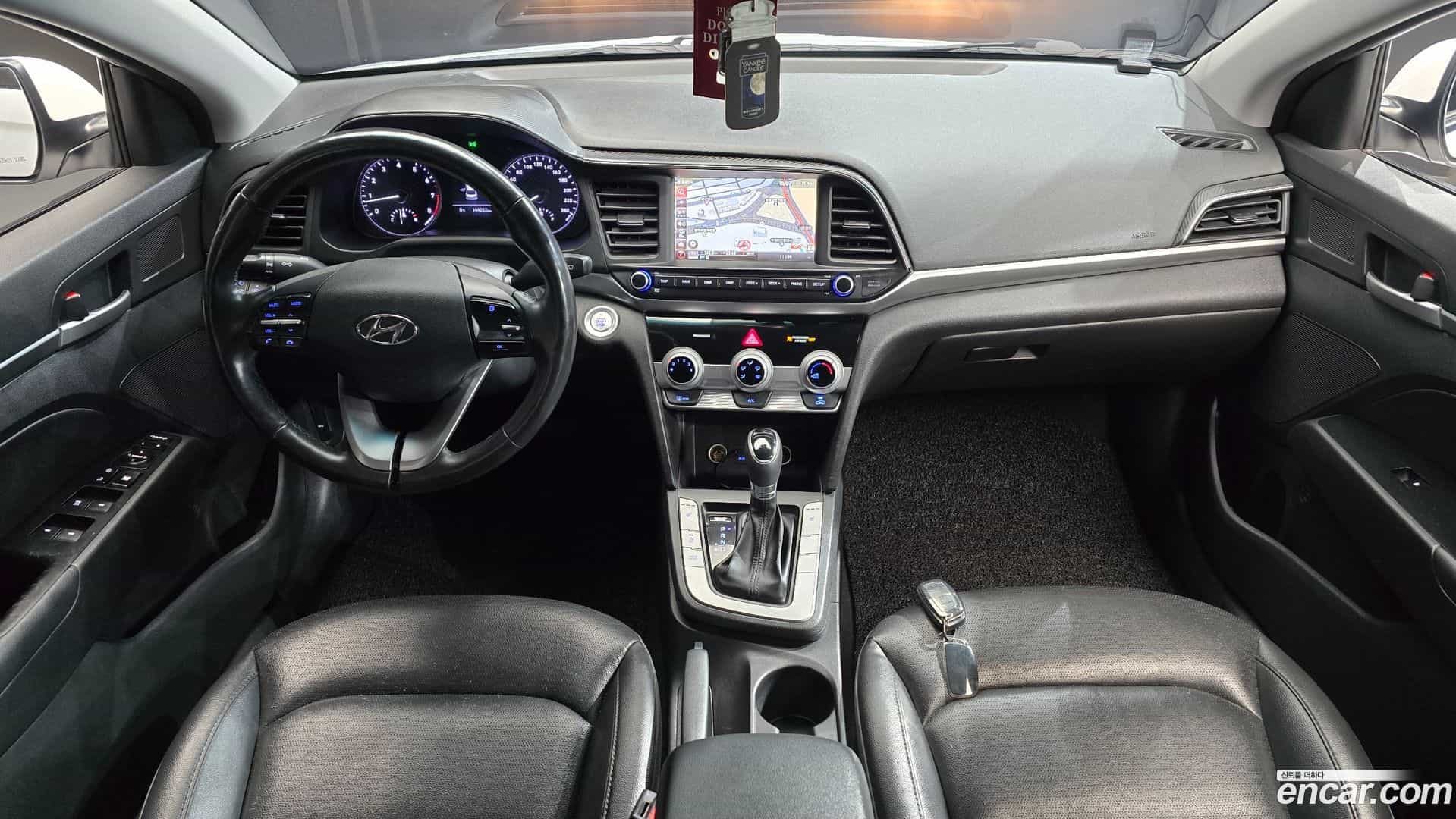 AVANTE Hyundai 2018.9-INNER-007