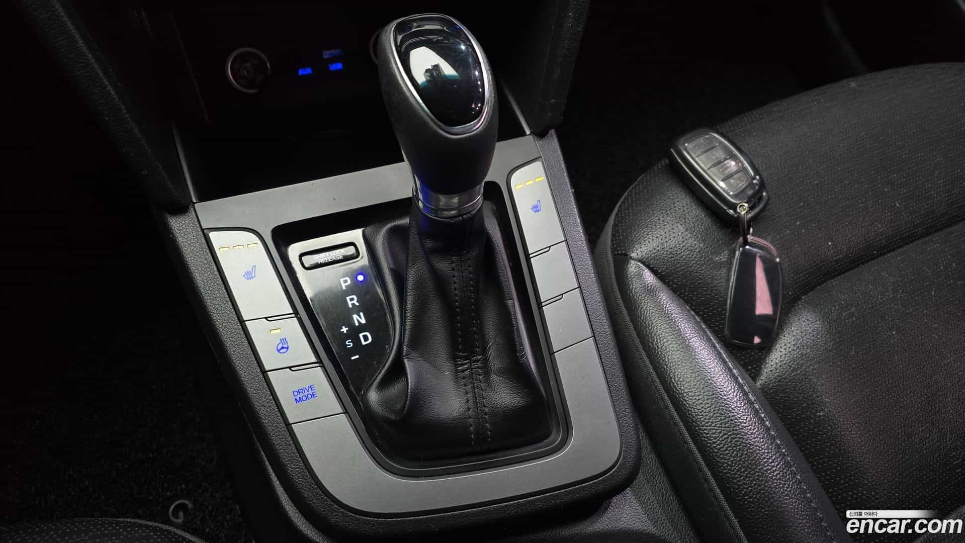 AVANTE Hyundai 2018.9-INNER-009