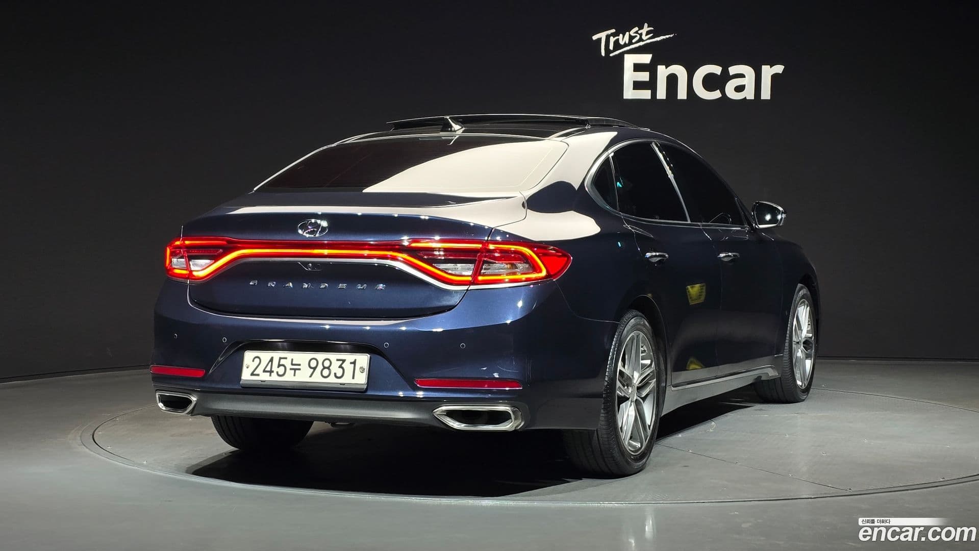 Main__Slider__Photo:Grandeur Hyundai 2018.0-1