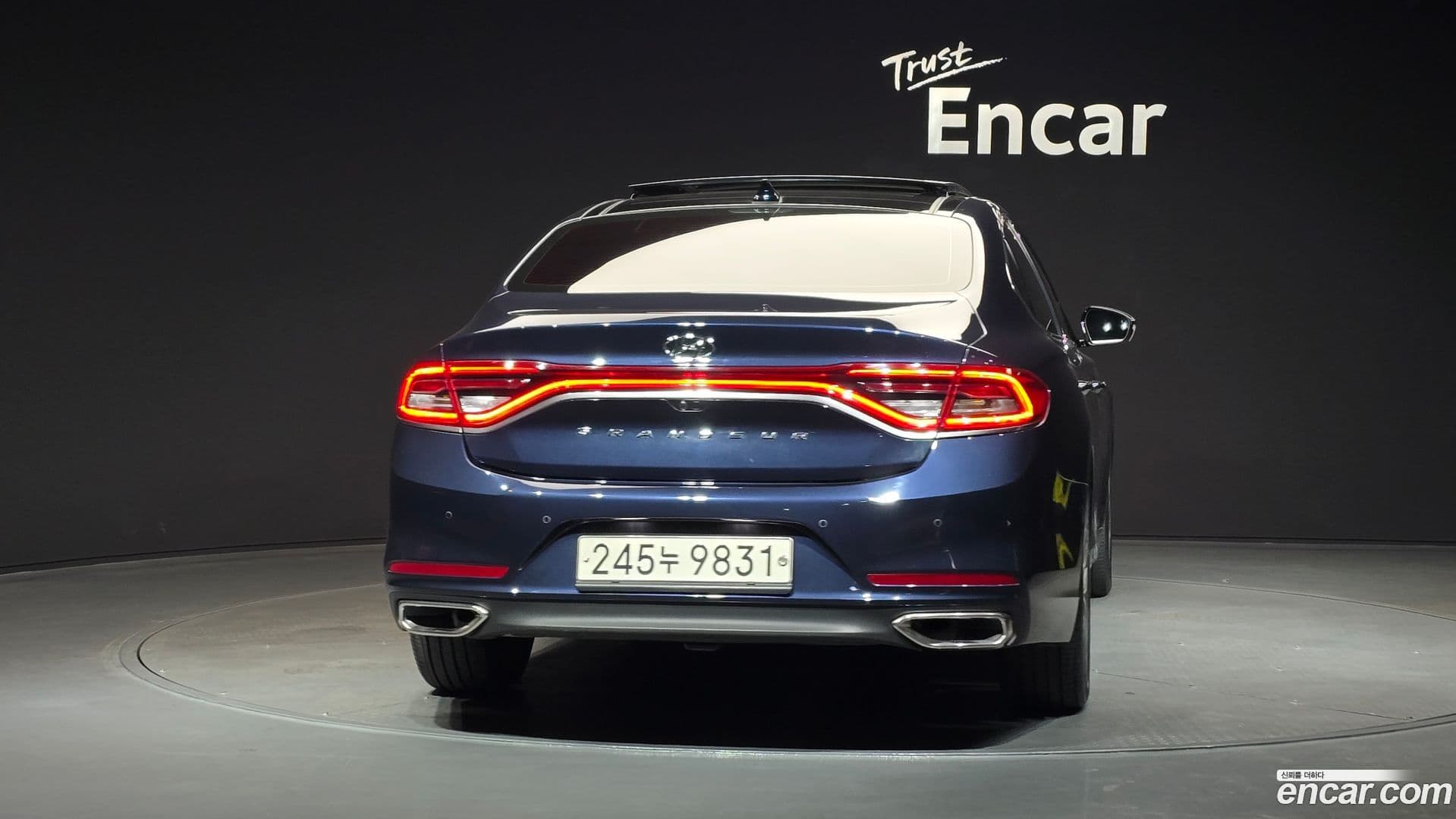 Main__Slider__Photo:Grandeur Hyundai 2018.0-3