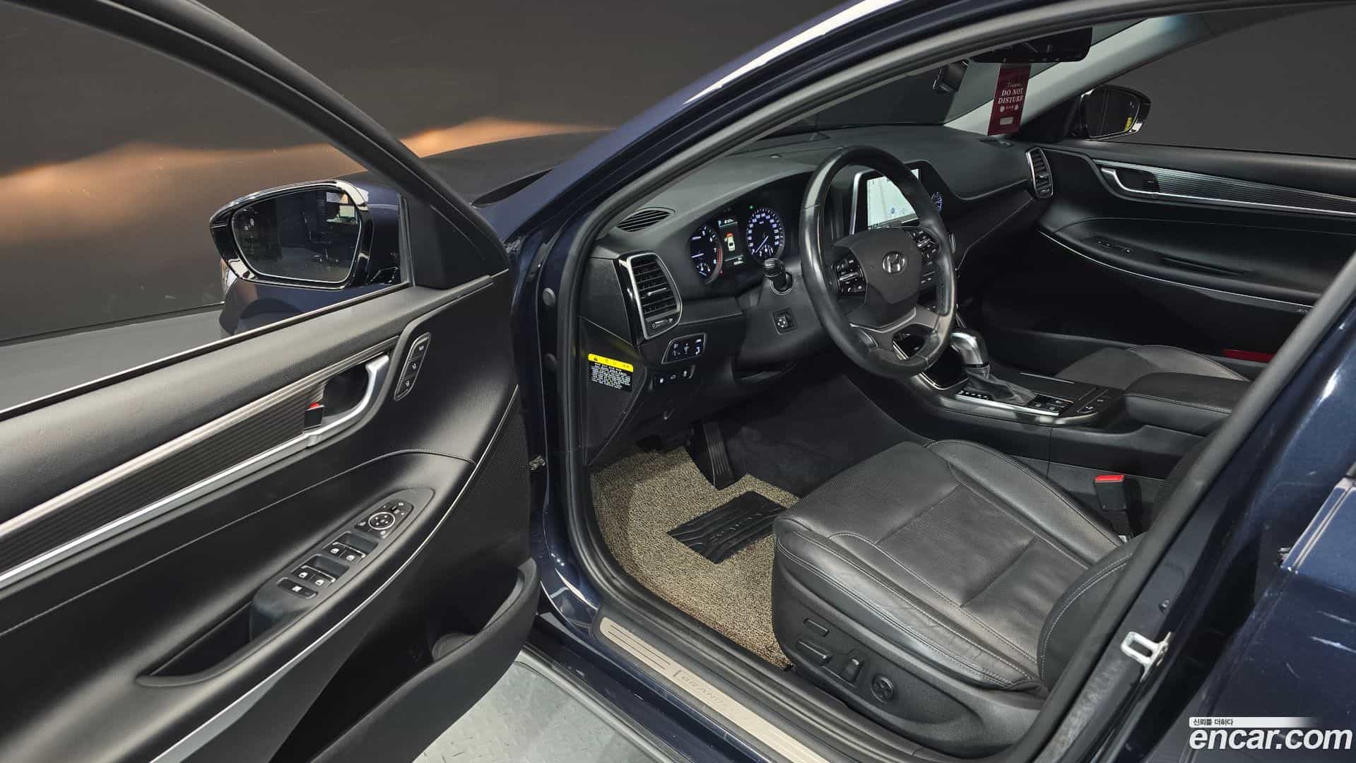 Grandeur Hyundai 2018.0-INNER-010