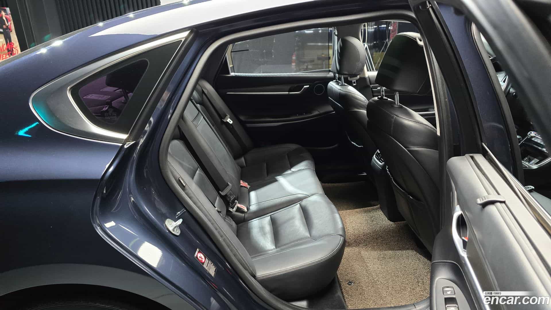 Grandeur Hyundai 2018.0-OPTION-016